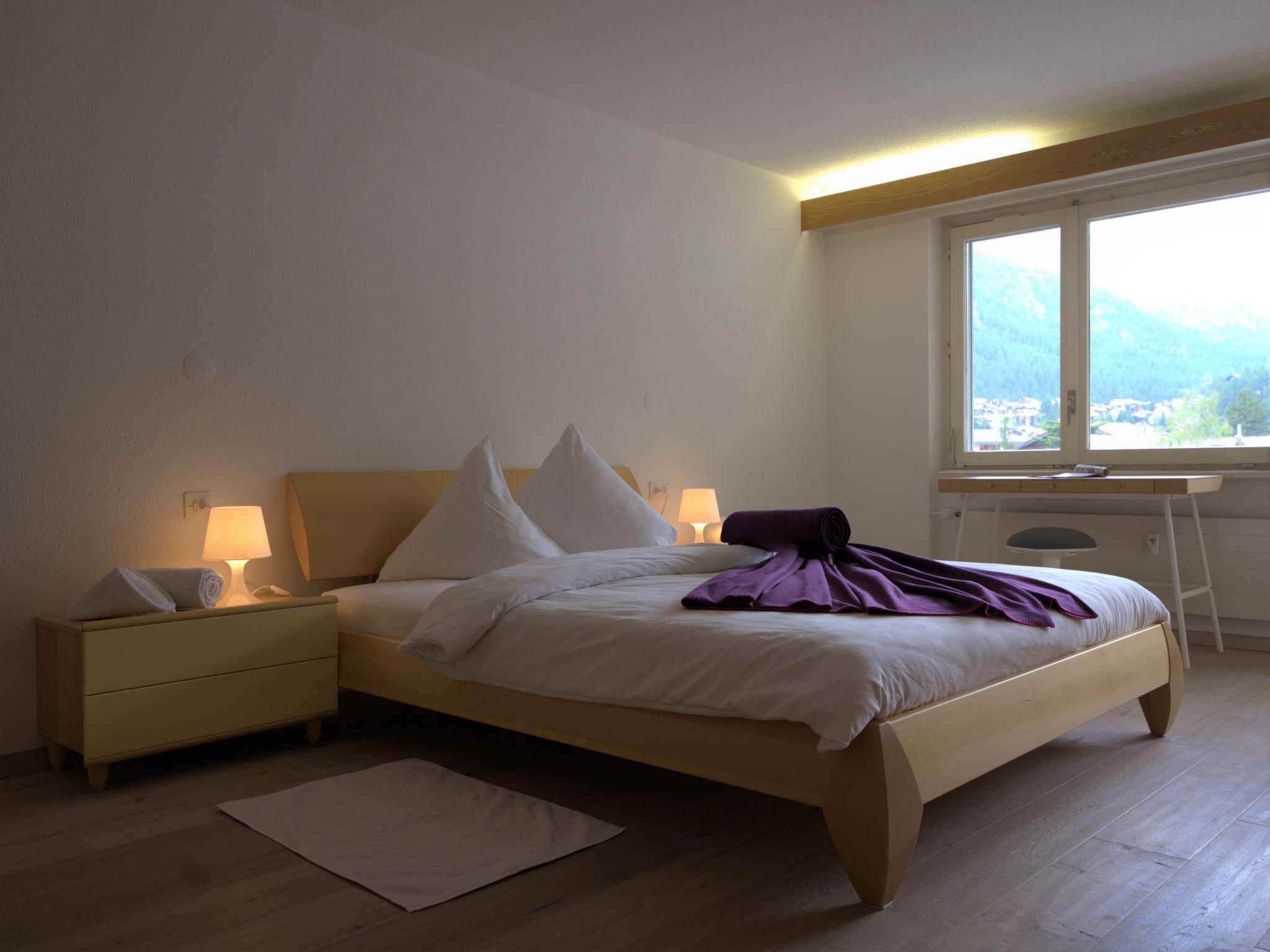Foto 5 - Appartamento con 2 camere da letto a Zermatt con vista sulle montagne