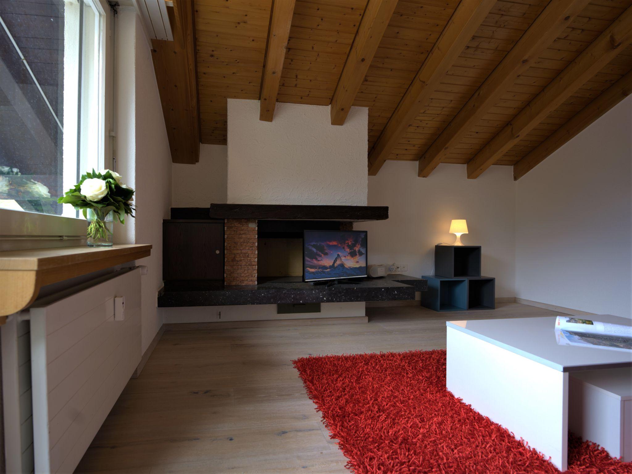 Photo 2 - 2 bedroom Apartment in Zermatt with mountain view