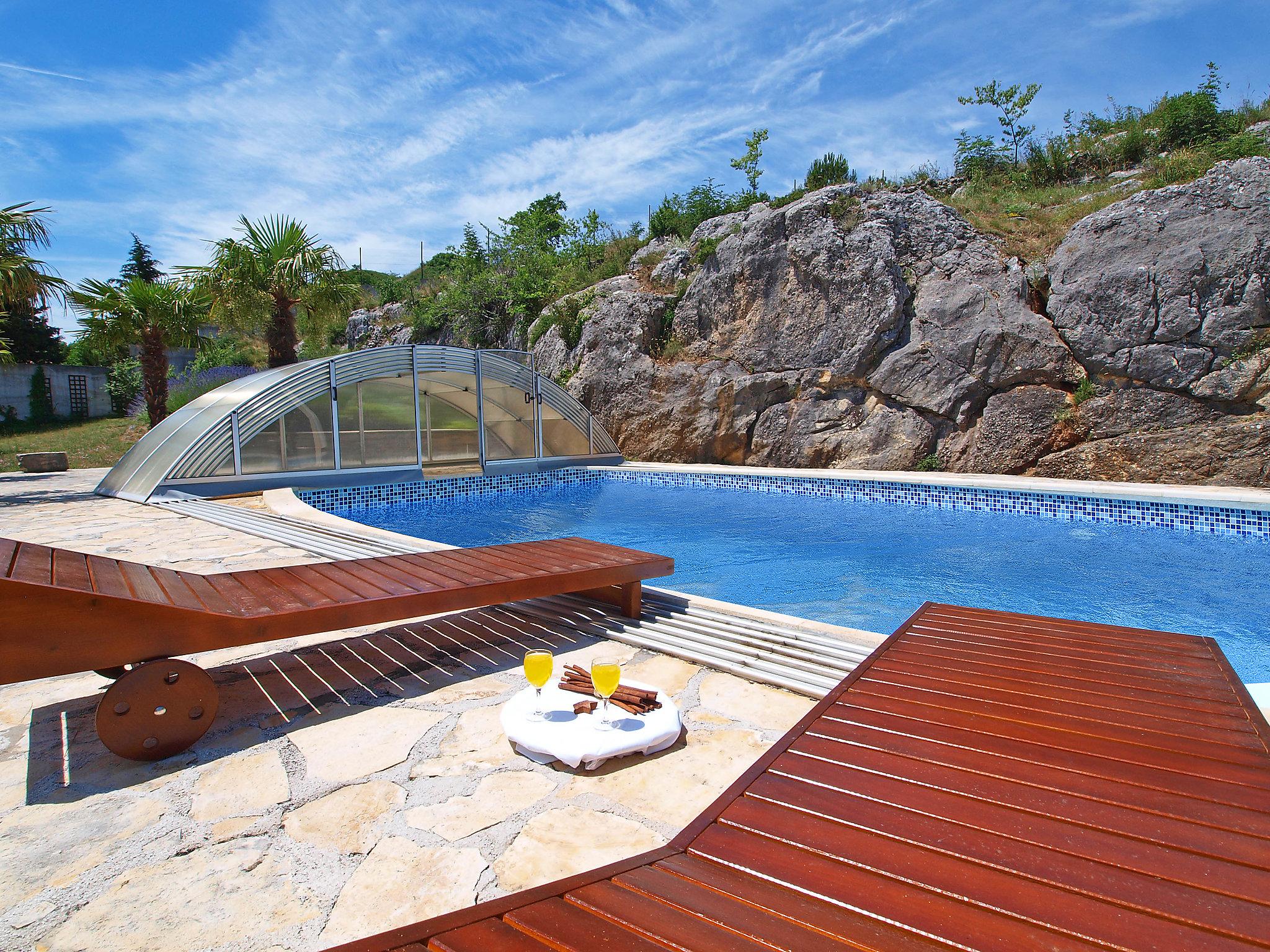 Photo 1 - Maison de 3 chambres à Drniš avec piscine privée et terrasse