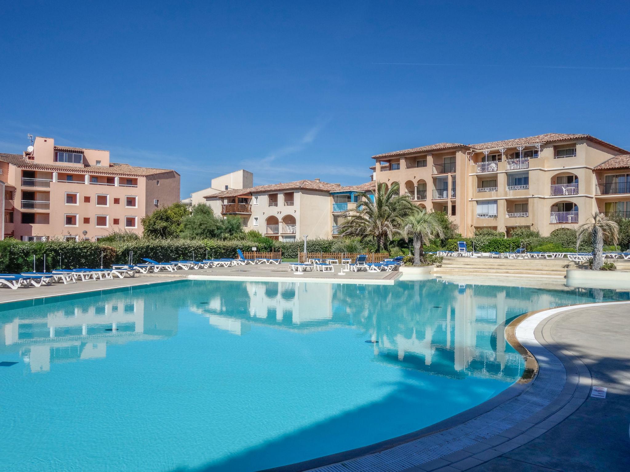 Photo 5 - Appartement de 1 chambre à Six-Fours-les-Plages avec piscine et vues à la mer