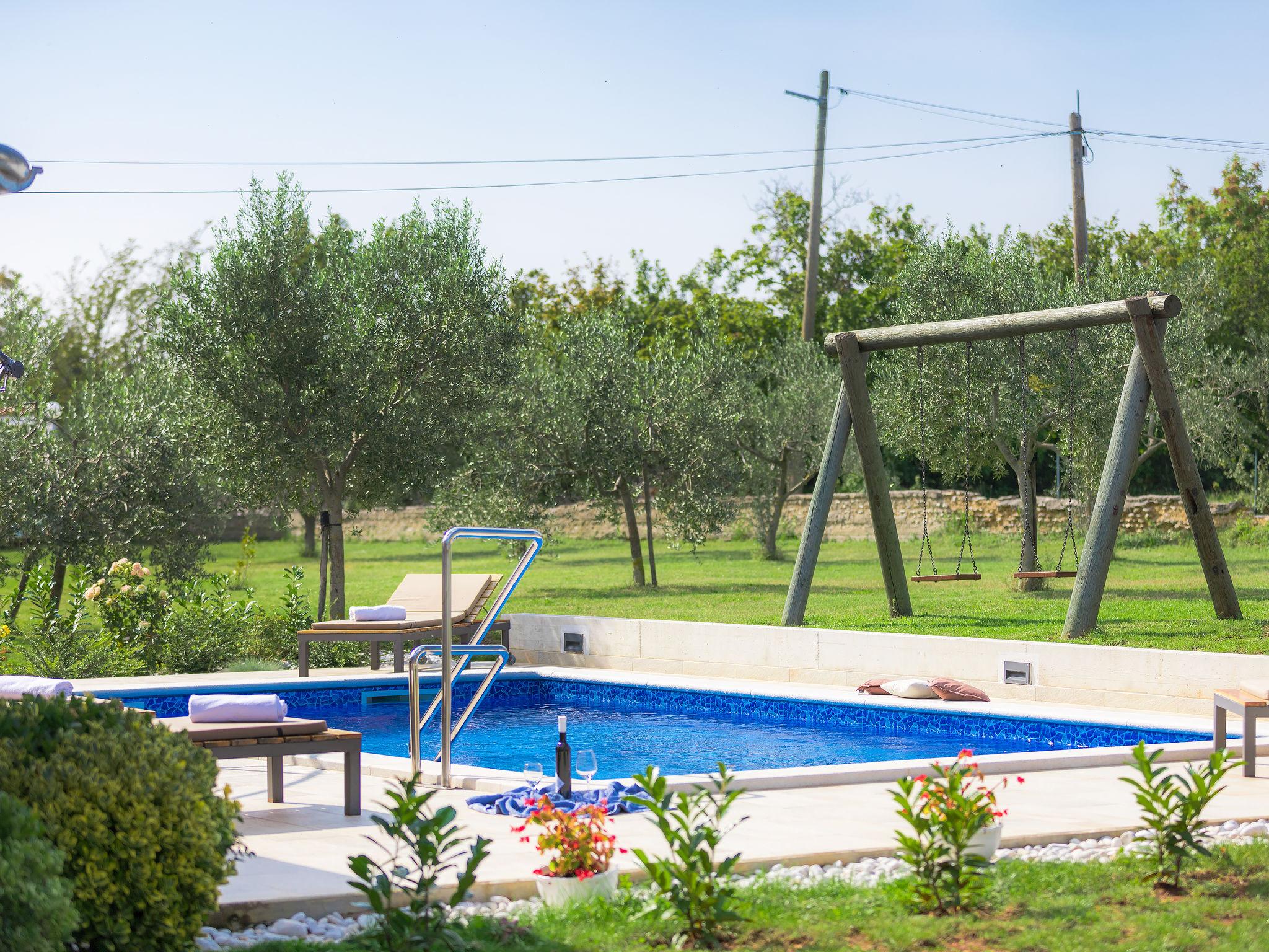 Foto 29 - Casa de 3 habitaciones en Marčana con piscina privada y vistas al mar