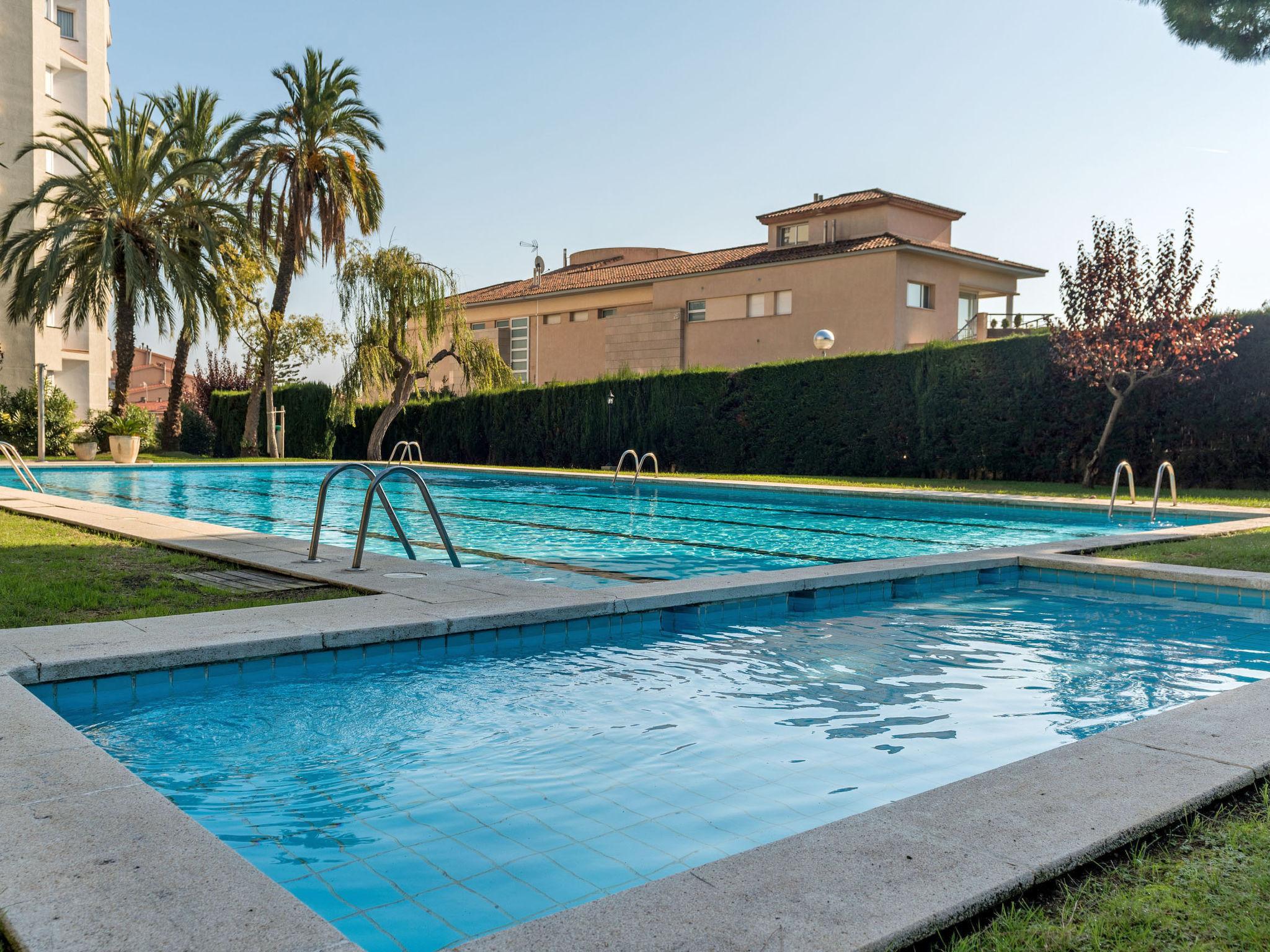 Foto 24 - Appartamento con 2 camere da letto a Calella con piscina e vista mare