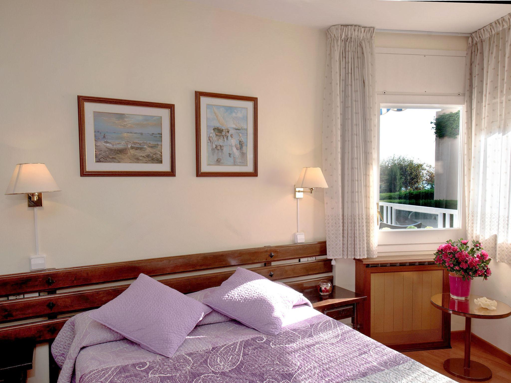 Foto 10 - Appartamento con 2 camere da letto a Calella con piscina e vista mare