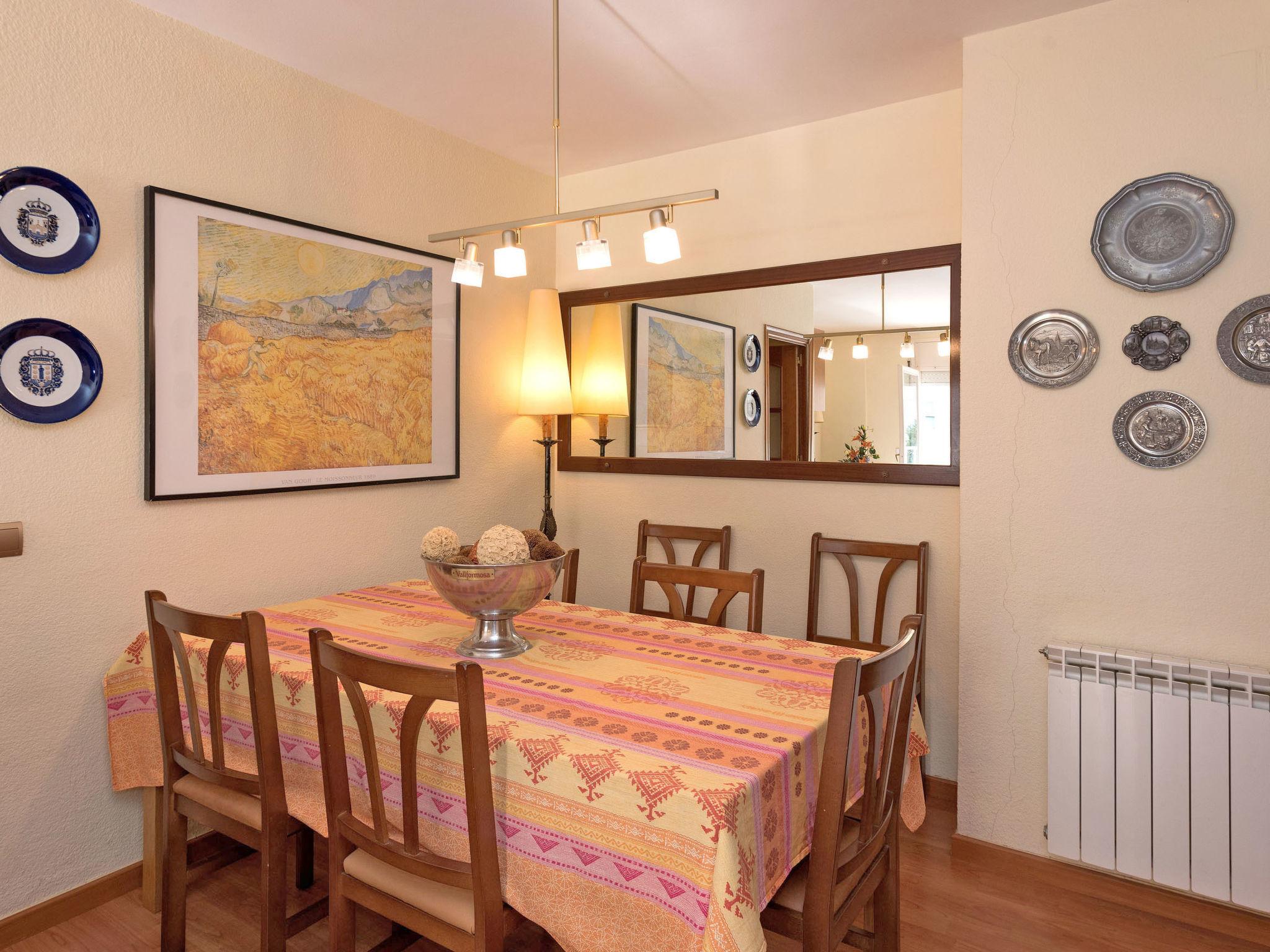 Photo 9 - 2 bedroom Apartment in Calella with swimming pool and sea view