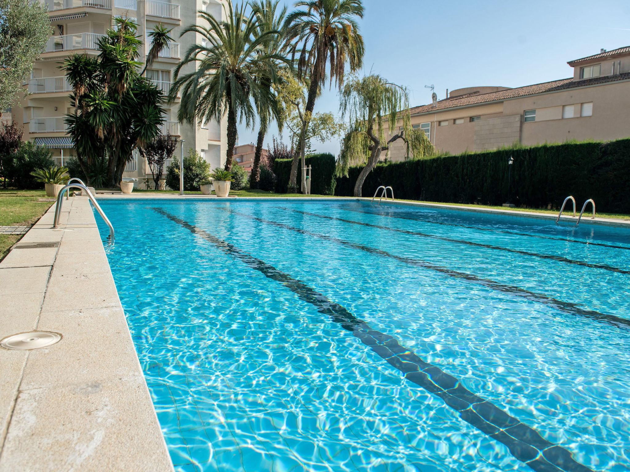 Foto 1 - Appartamento con 2 camere da letto a Calella con piscina e vista mare