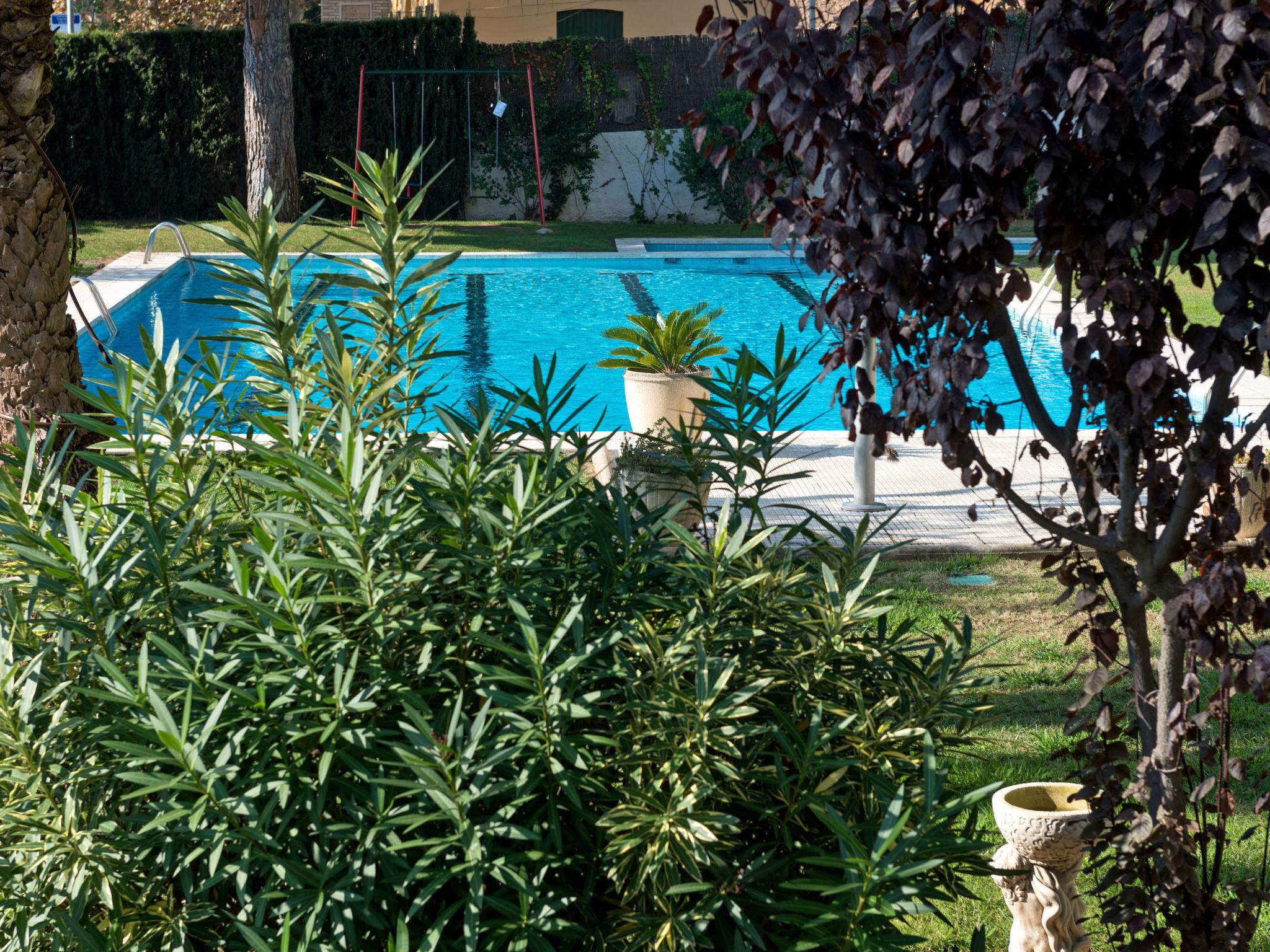 Photo 20 - 2 bedroom Apartment in Calella with swimming pool and garden