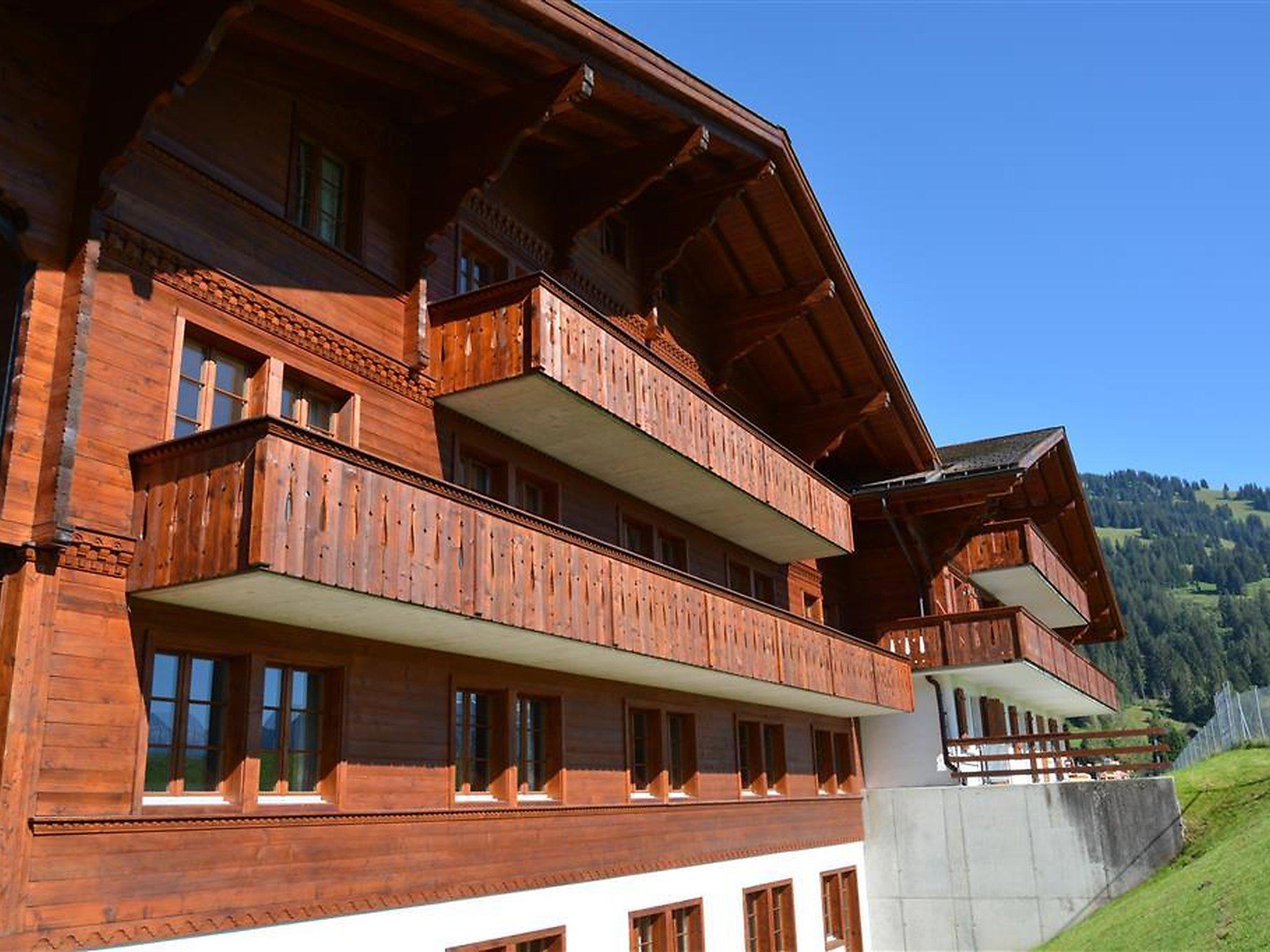 Photo 3 - 6 bedroom Apartment in Saanen