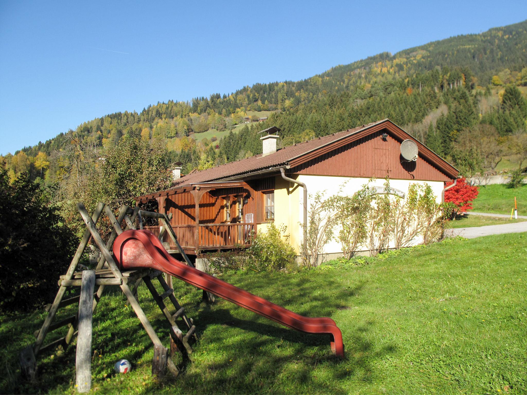 Foto 2 - Appartamento con 2 camere da letto a Treffen am Ossiacher See con giardino e vista sulle montagne