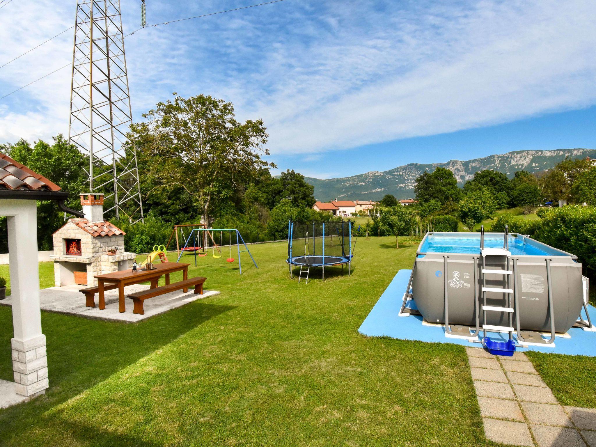 Photo 17 - Appartement de 1 chambre à Kršan avec piscine privée et jardin