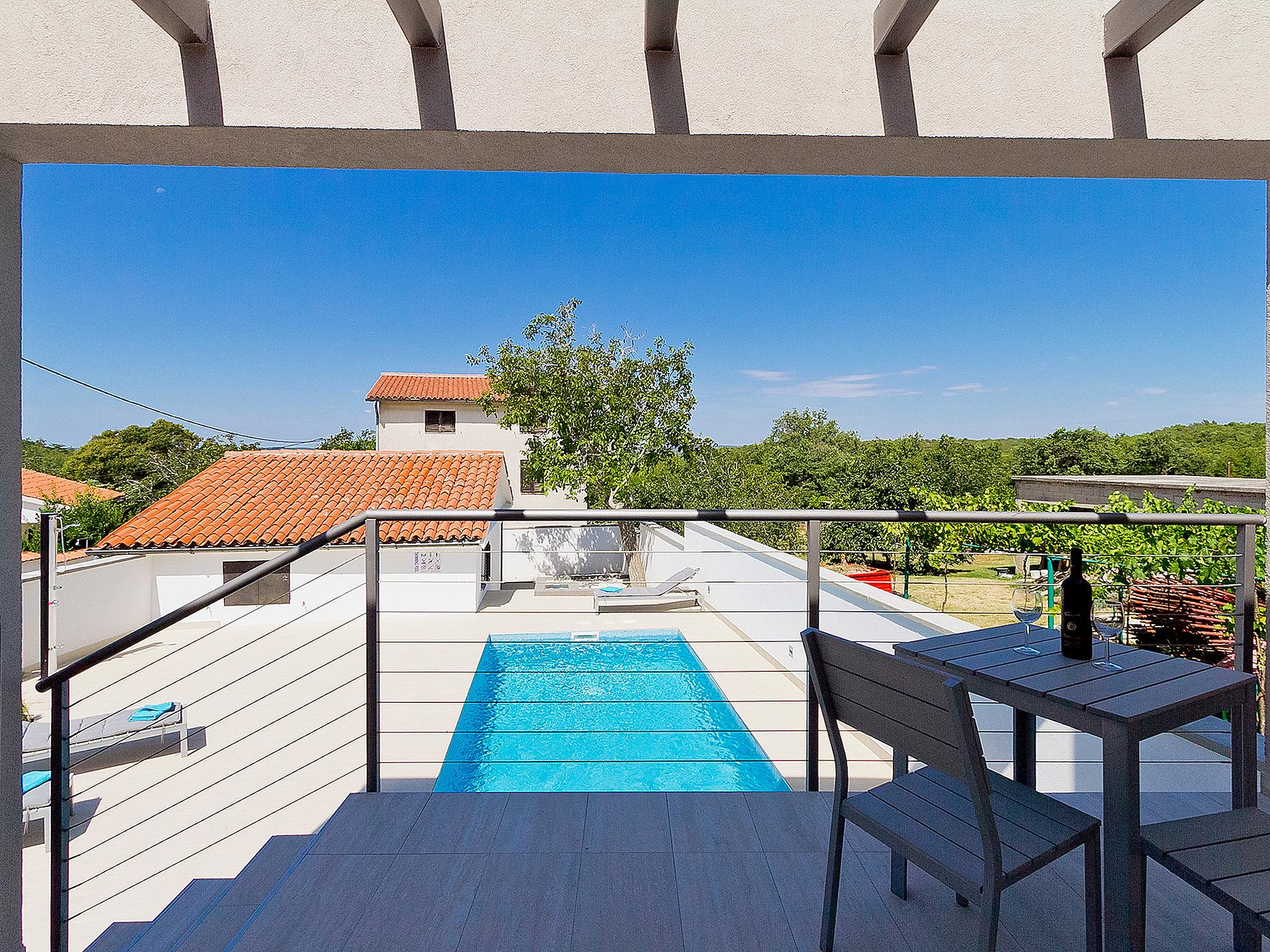 Foto 4 - Casa de 3 quartos em Labin com piscina privada e terraço