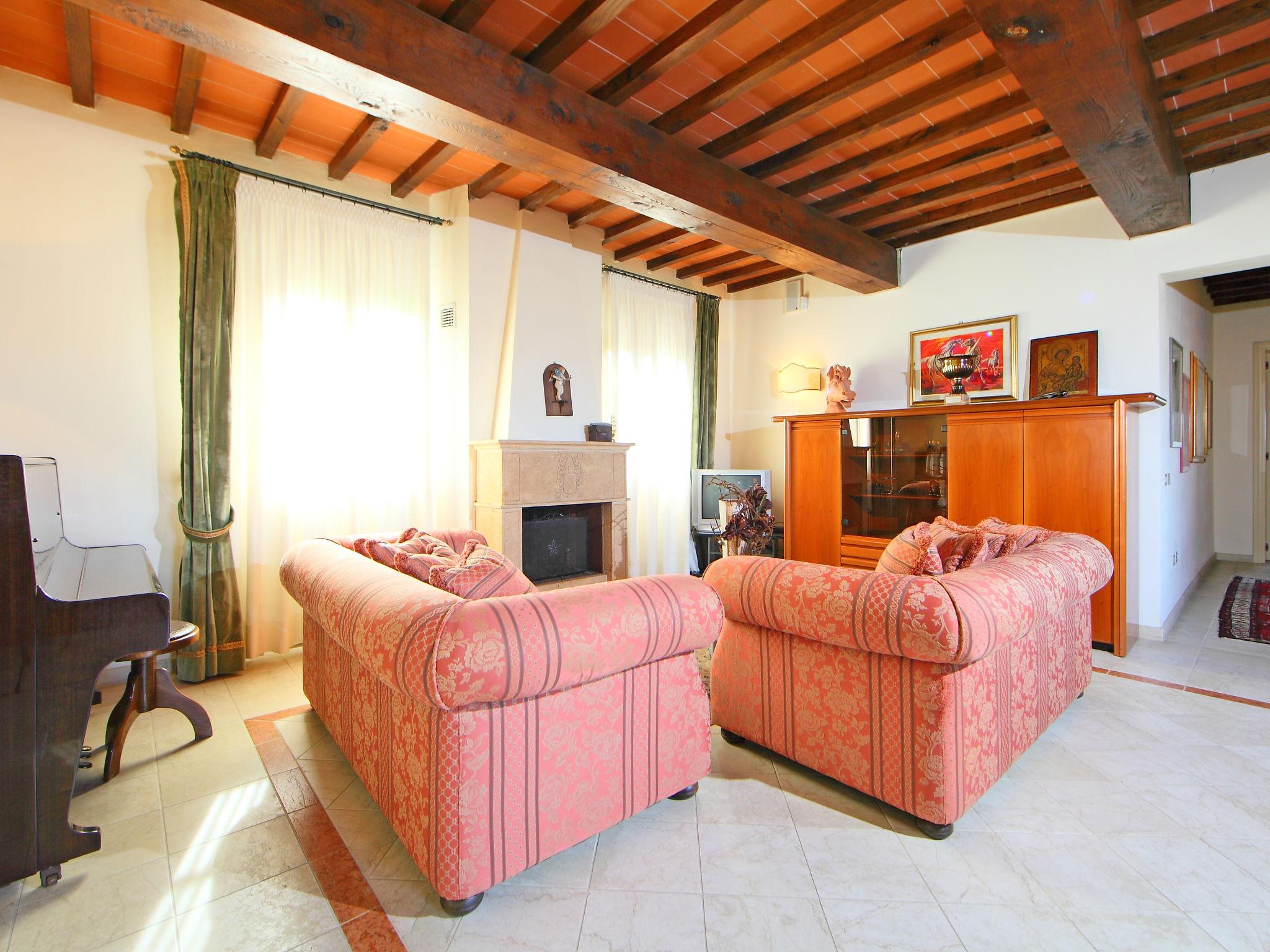 Photo 16 - 6 bedroom House in Fucecchio with private pool and garden