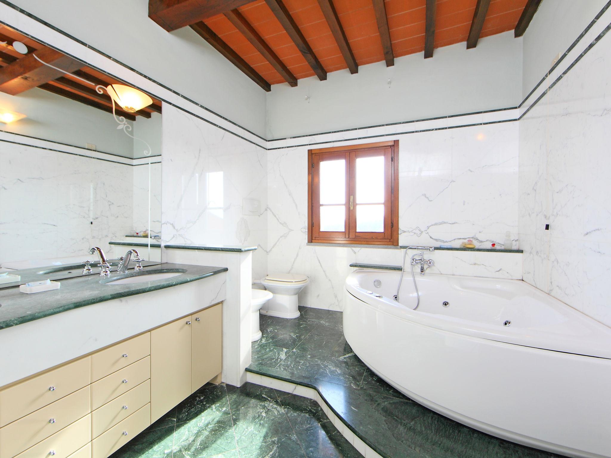 Photo 22 - 6 bedroom House in Fucecchio with private pool and garden