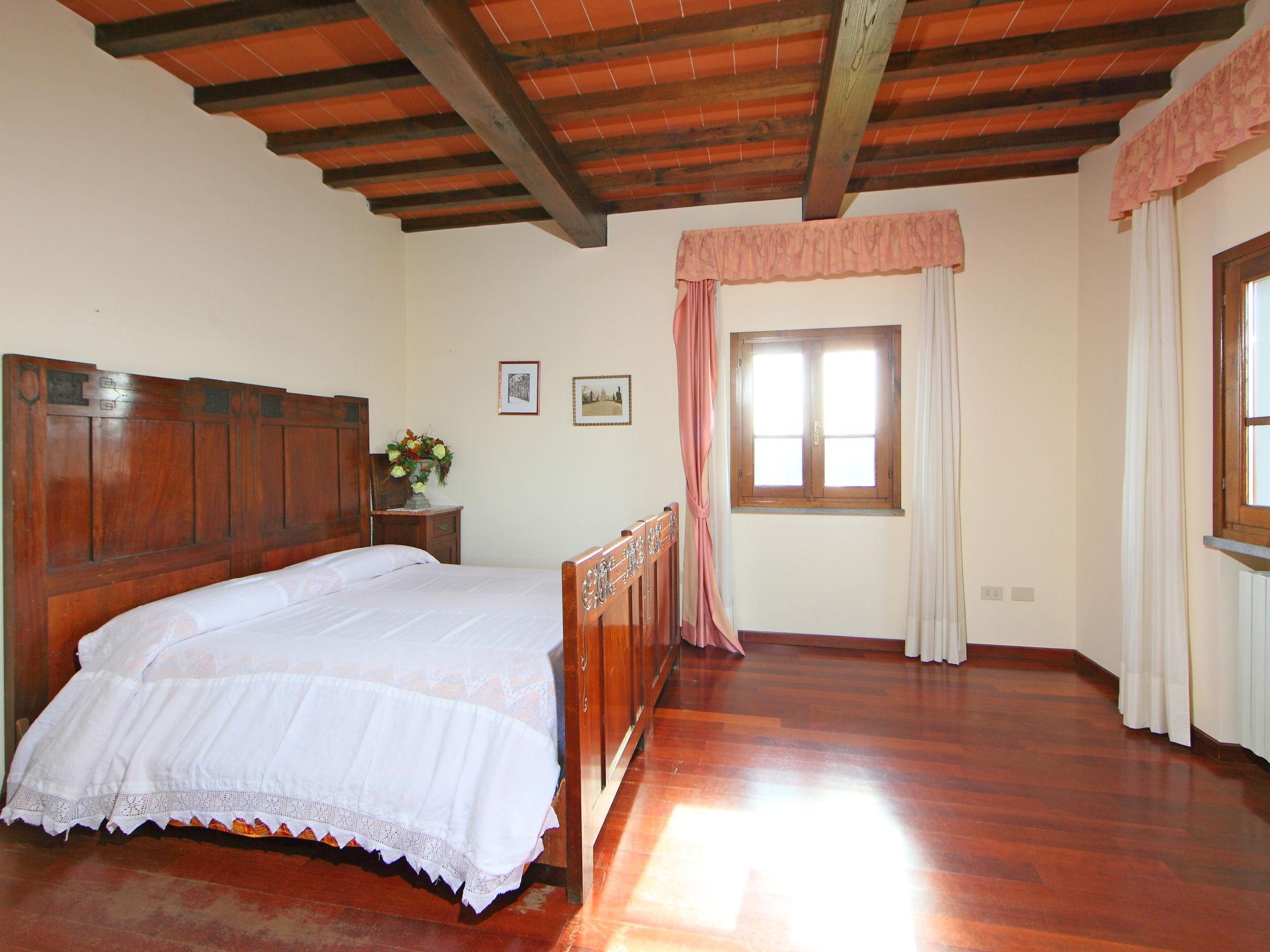 Photo 20 - 6 bedroom House in Fucecchio with private pool and garden