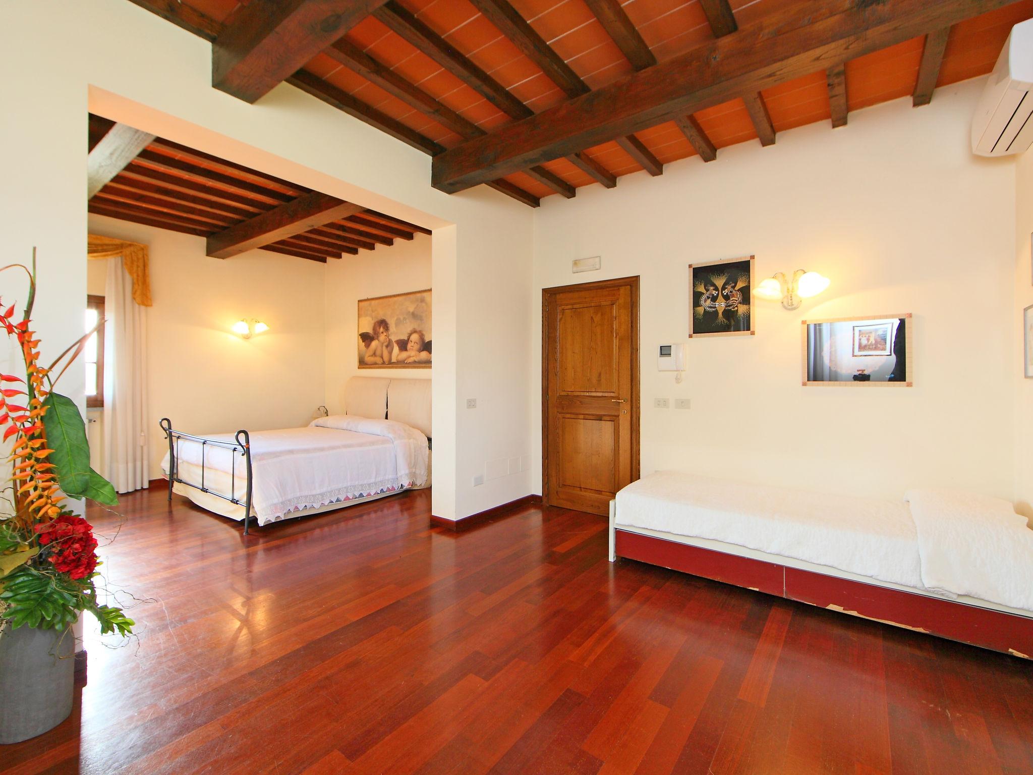 Photo 26 - 6 bedroom House in Fucecchio with private pool and garden