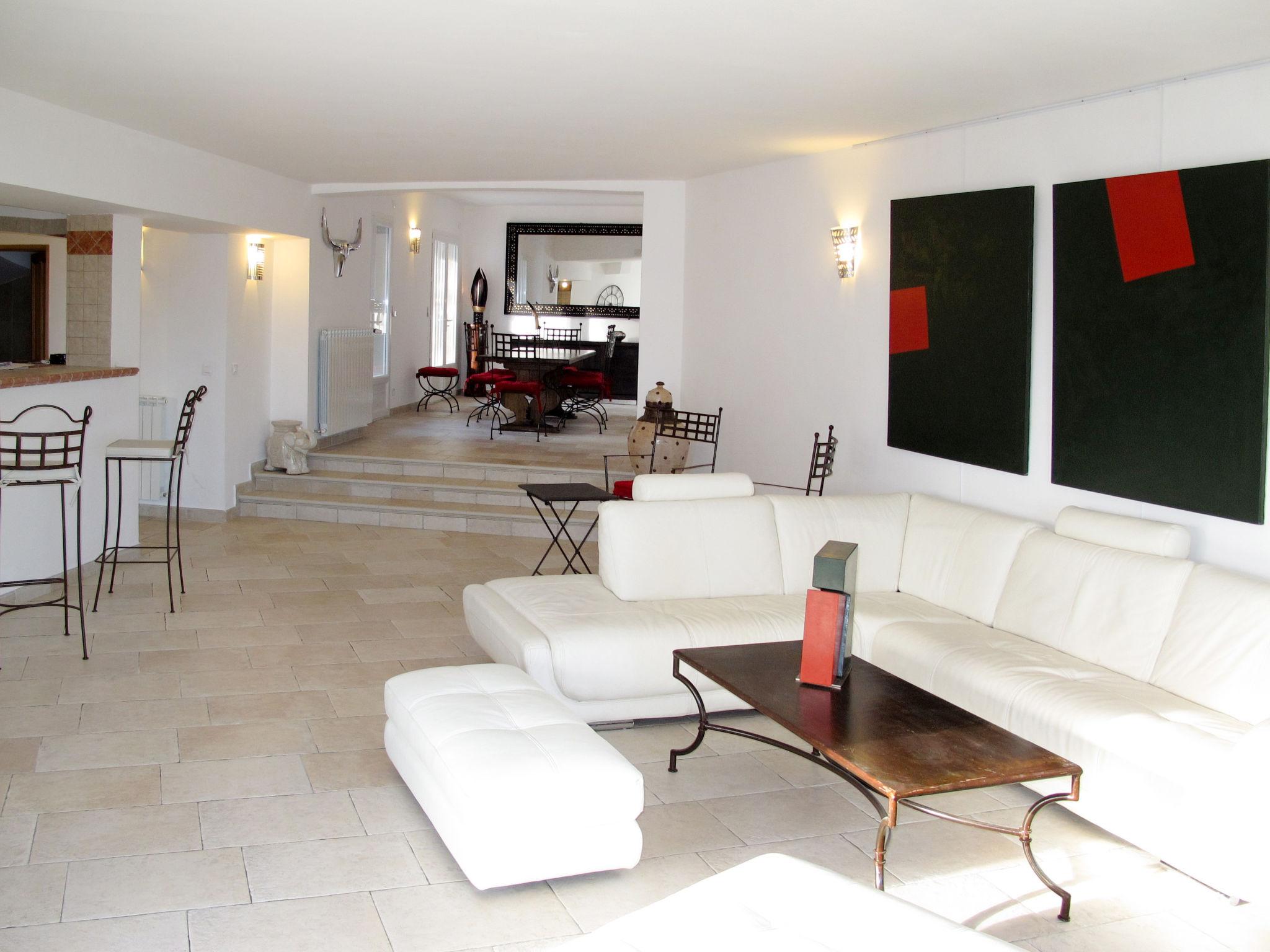 Photo 10 - 3 bedroom House in Draguignan with private pool and terrace