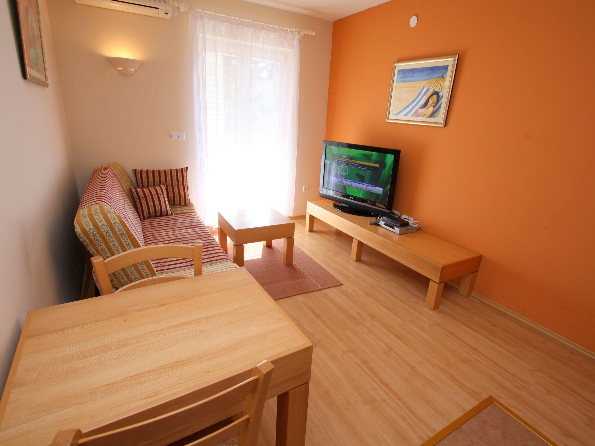 Photo 8 - Appartement de 1 chambre à Makarska avec vues à la mer
