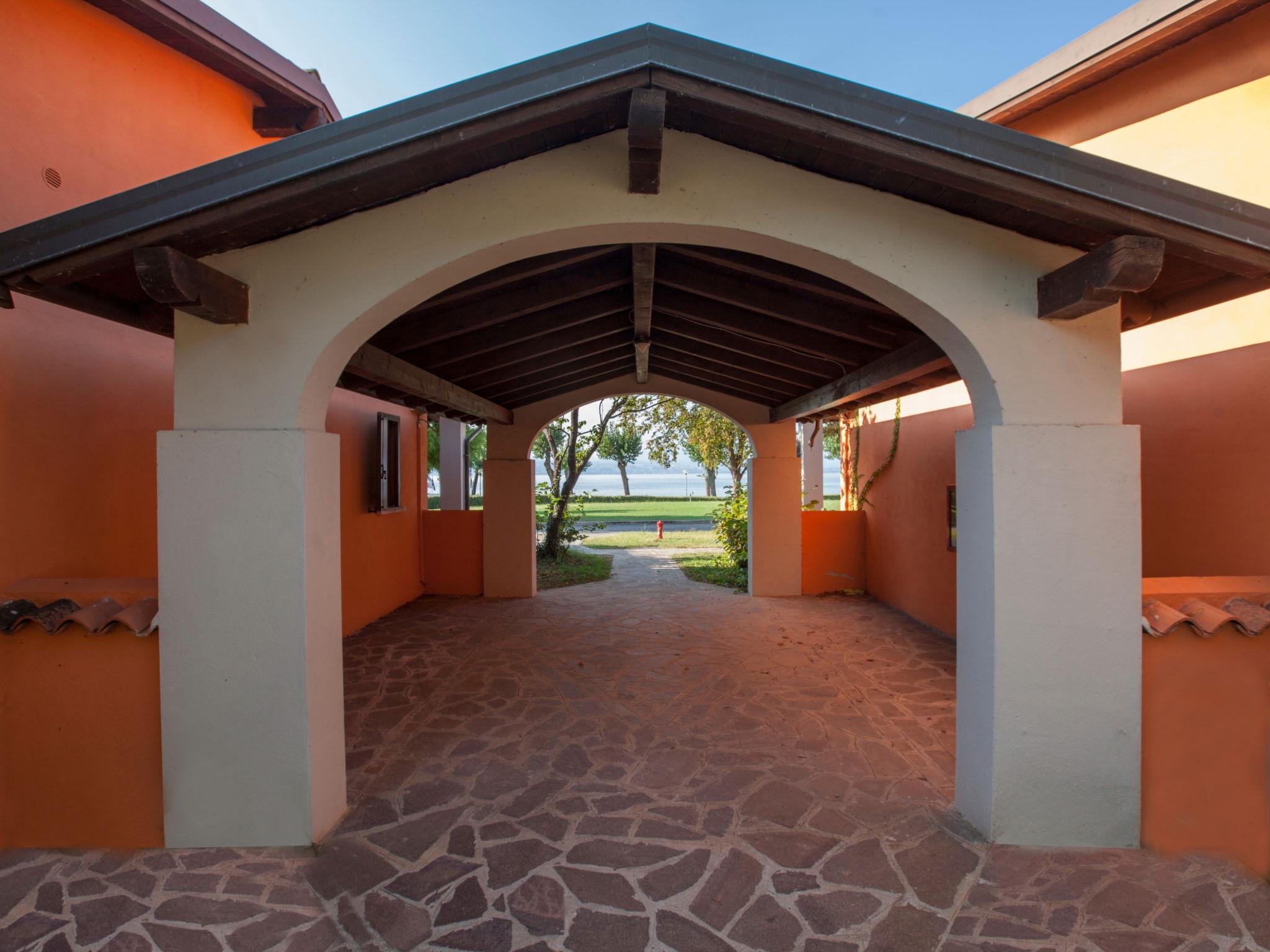 Photo 49 - Appartement de 2 chambres à Sirmione avec piscine et jardin