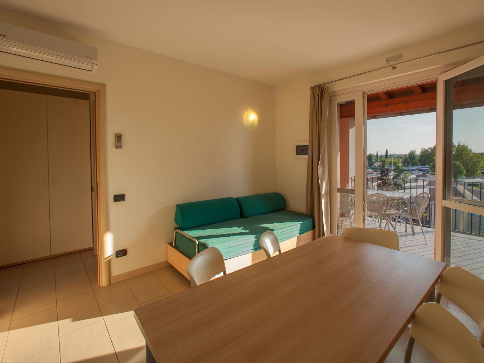 Foto 19 - Appartamento con 2 camere da letto a Sirmione con piscina e vista sulle montagne