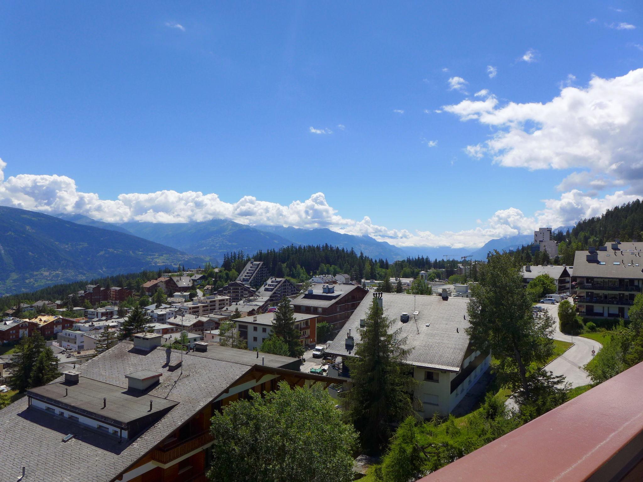 Foto 27 - Apartment mit 1 Schlafzimmer in Crans-Montana mit blick auf die berge