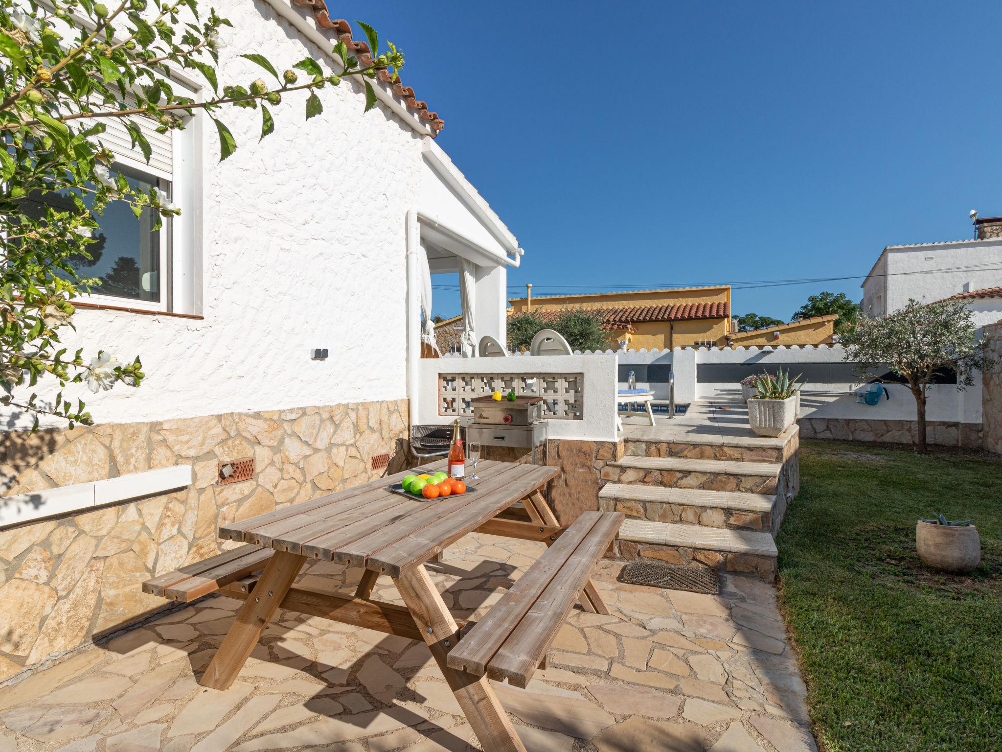 Foto 18 - Casa con 3 camere da letto a Castelló d'Empúries con piscina privata e giardino