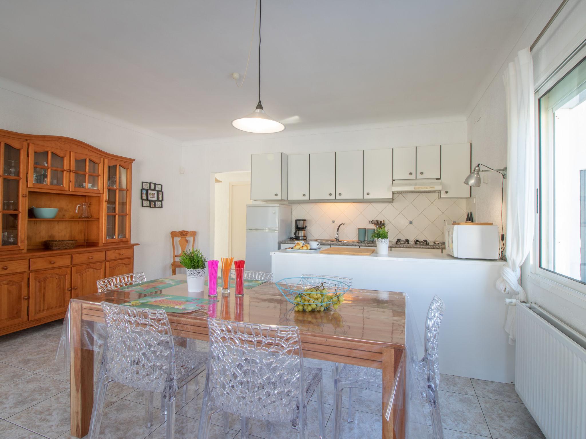 Photo 6 - 3 bedroom House in Castelló d'Empúries with private pool and garden