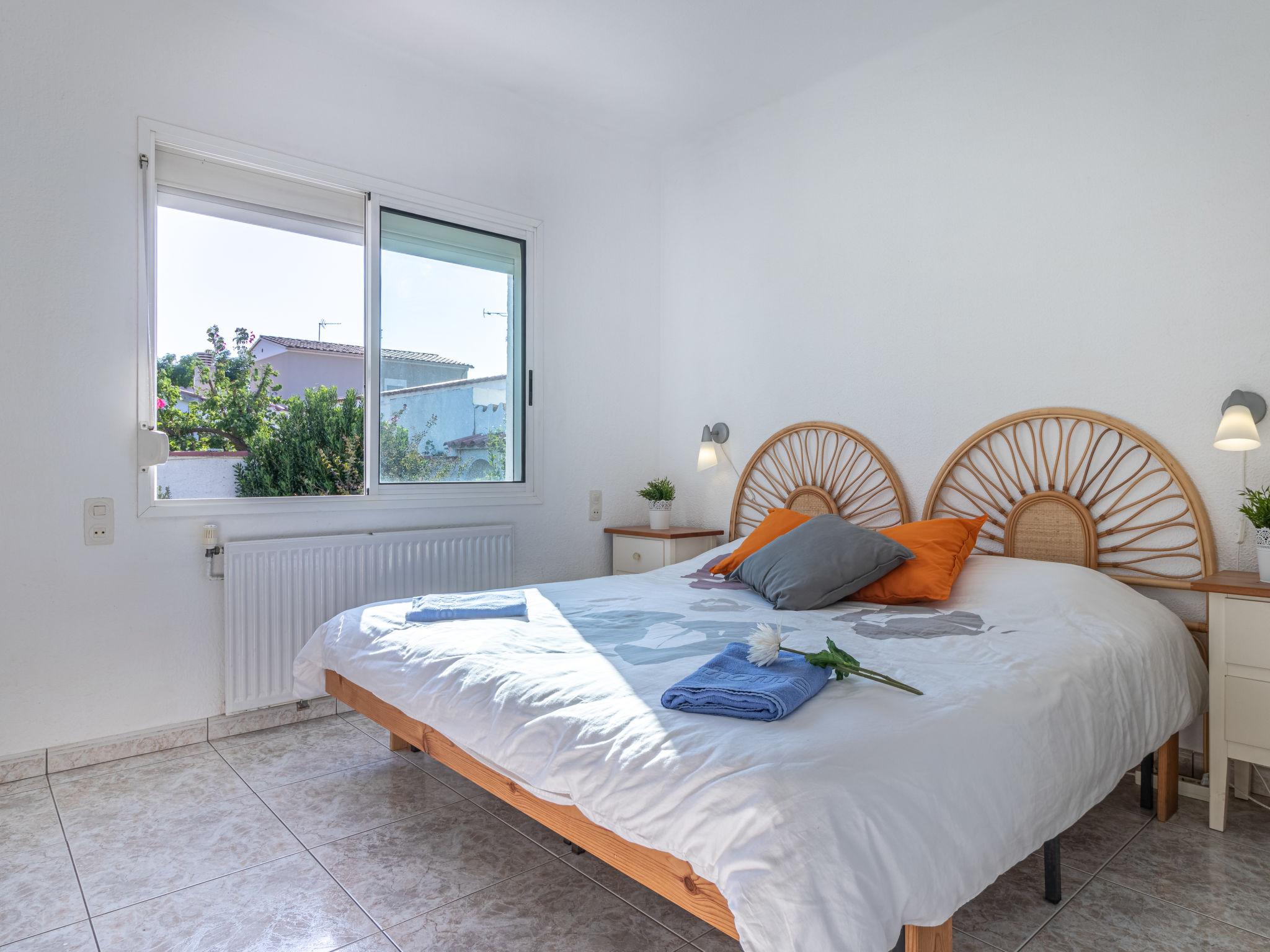 Foto 5 - Casa con 3 camere da letto a Castelló d'Empúries con piscina privata e vista mare