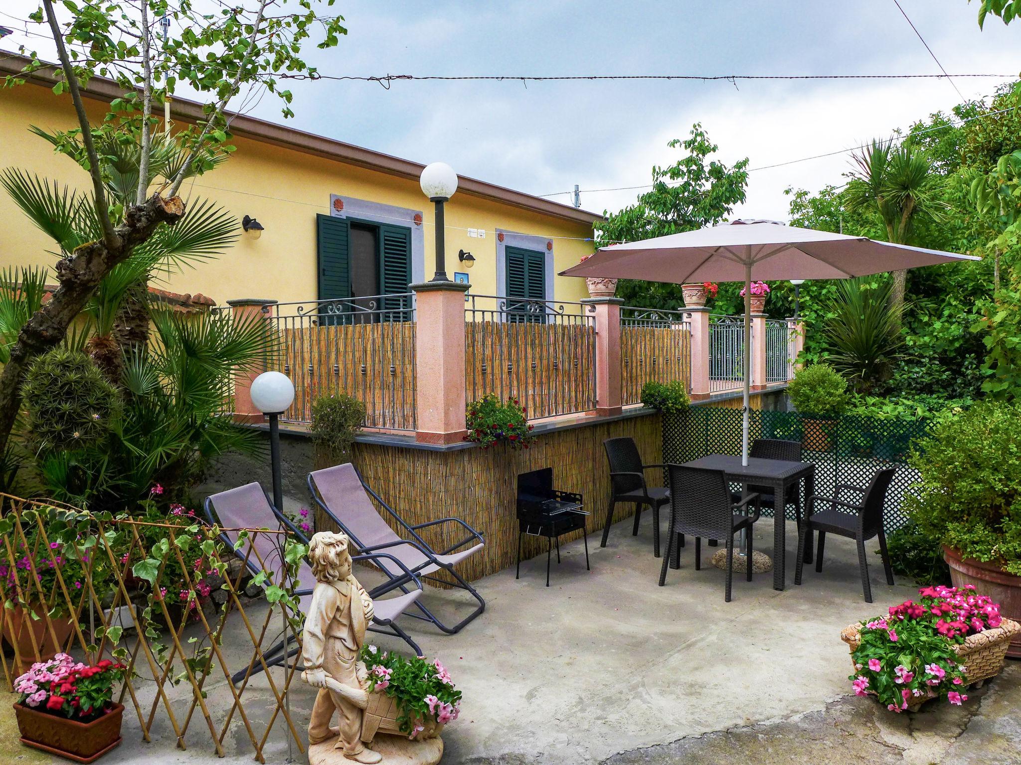 Photo 2 - Maison de 1 chambre à Massa Lubrense avec jardin