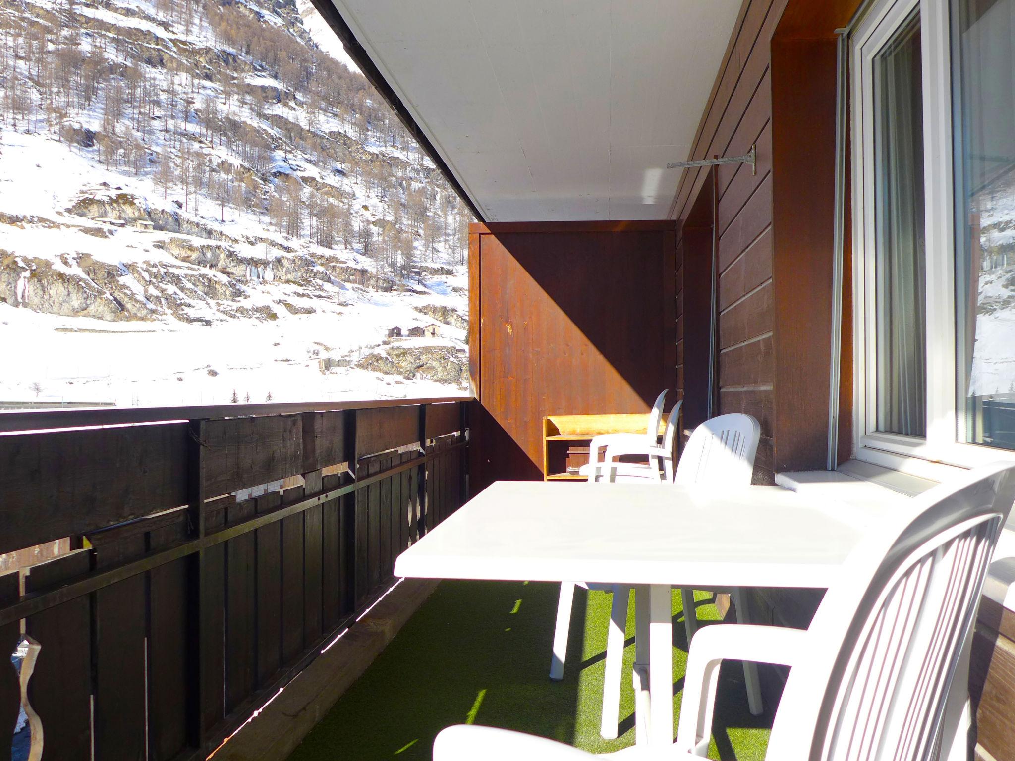 Foto 16 - Apartment mit 1 Schlafzimmer in Zermatt mit blick auf die berge