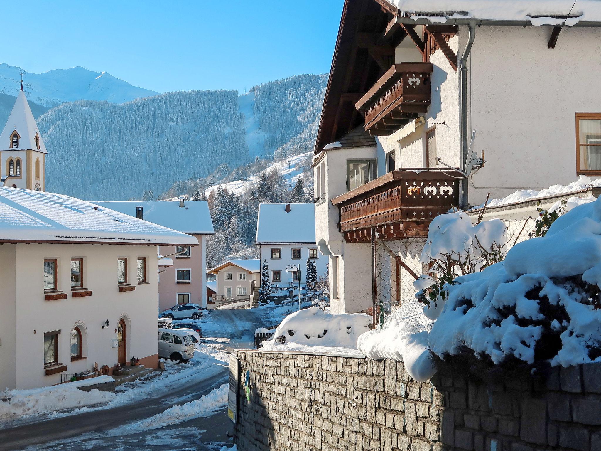 Photo 20 - Appartement de 3 chambres à Grins avec vues sur la montagne