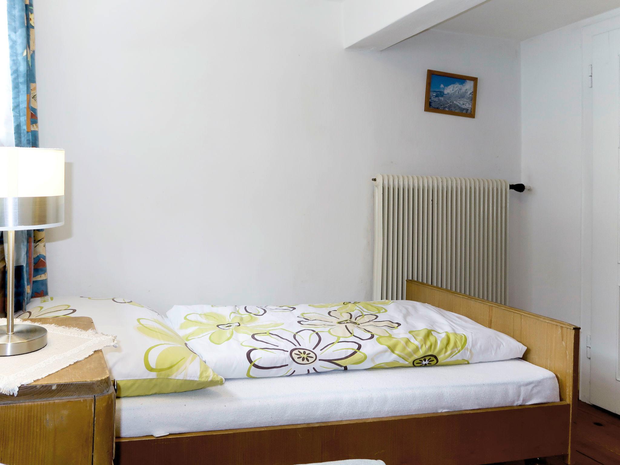 Foto 12 - Appartamento con 3 camere da letto a Grins con vista sulle montagne