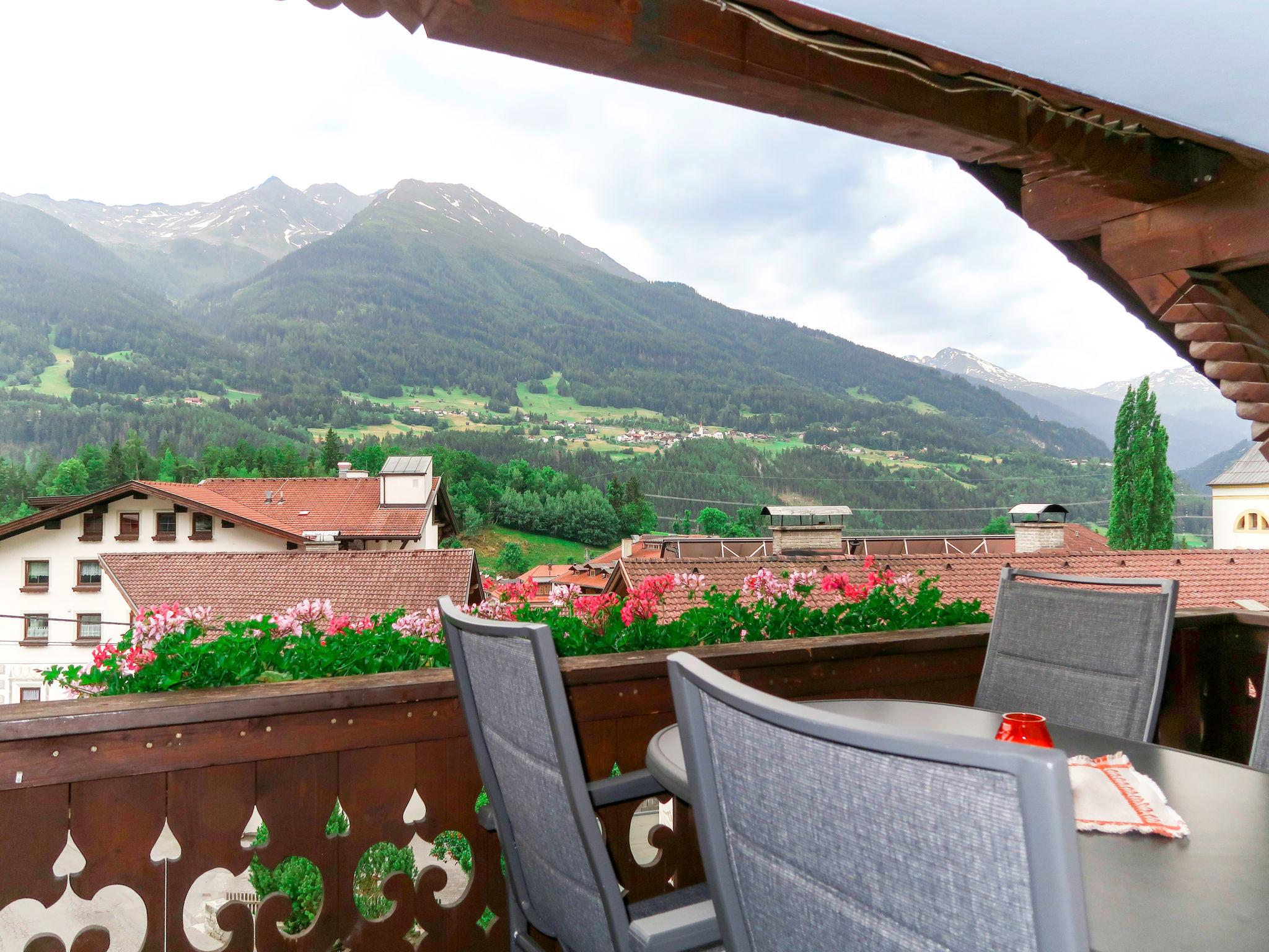 Photo 2 - 3 bedroom Apartment in Grins with mountain view