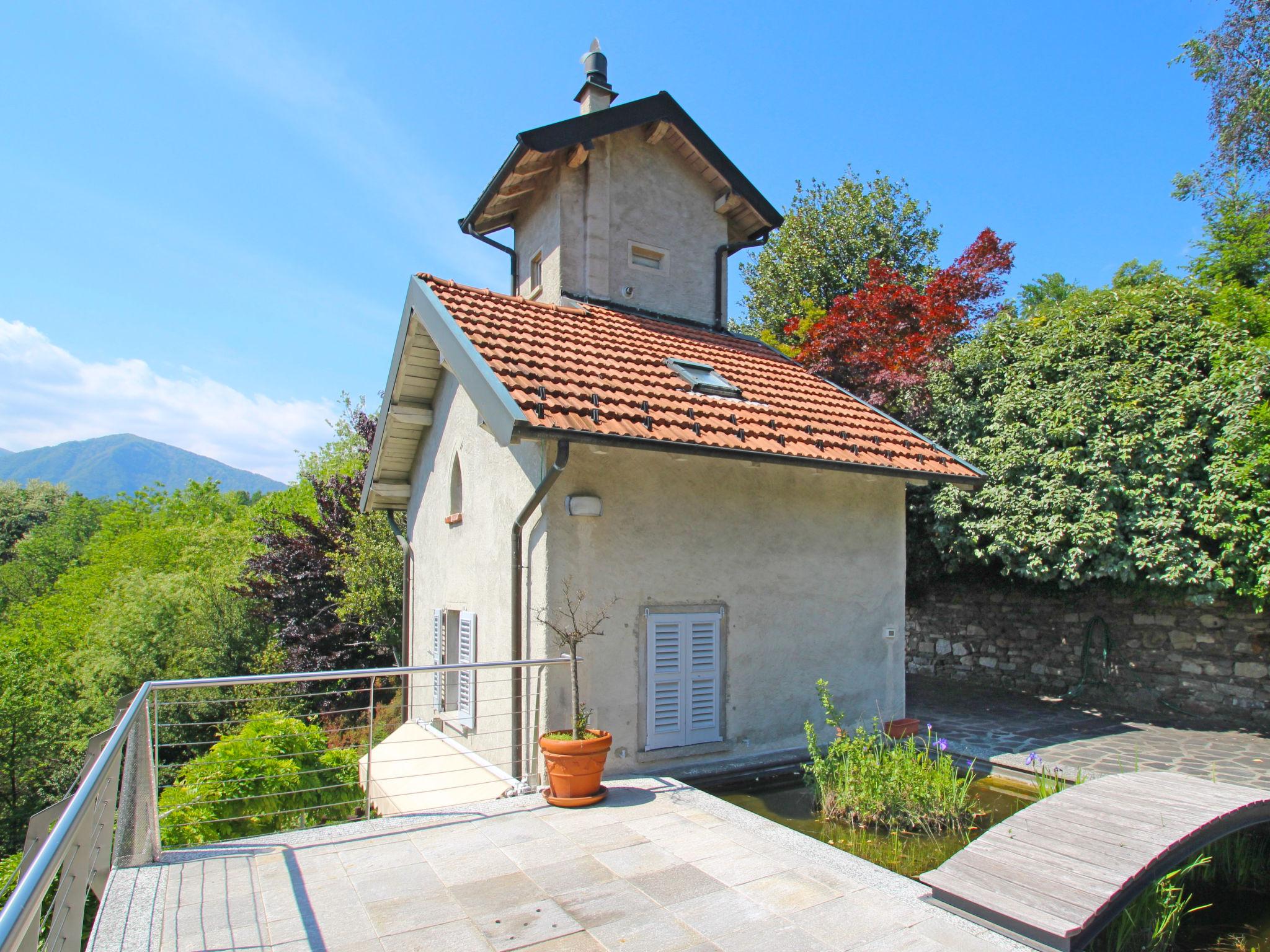 Foto 1 - Casa de 2 habitaciones en Pettenasco con jardín y vistas a la montaña