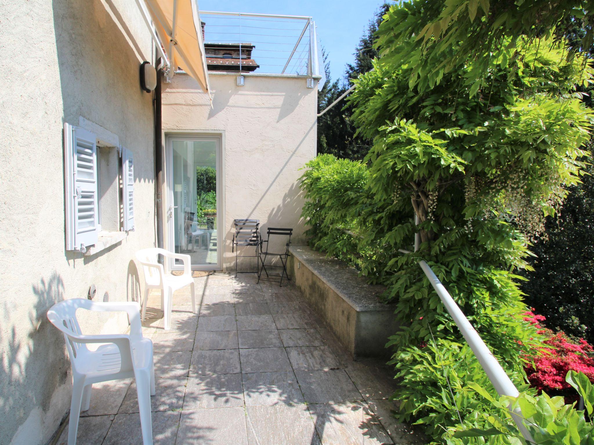 Photo 4 - Maison de 2 chambres à Pettenasco avec jardin et terrasse