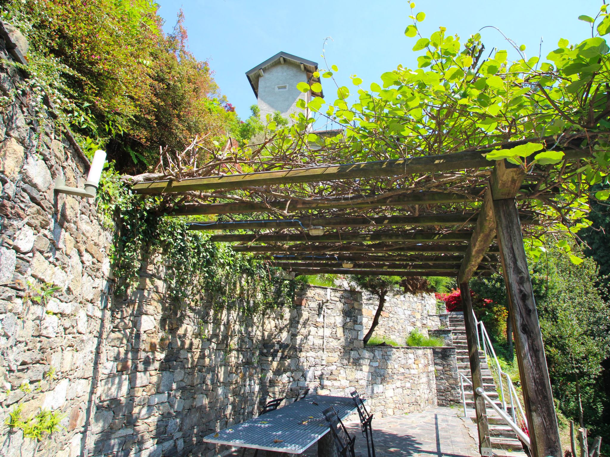 Photo 31 - Maison de 2 chambres à Pettenasco avec jardin et terrasse