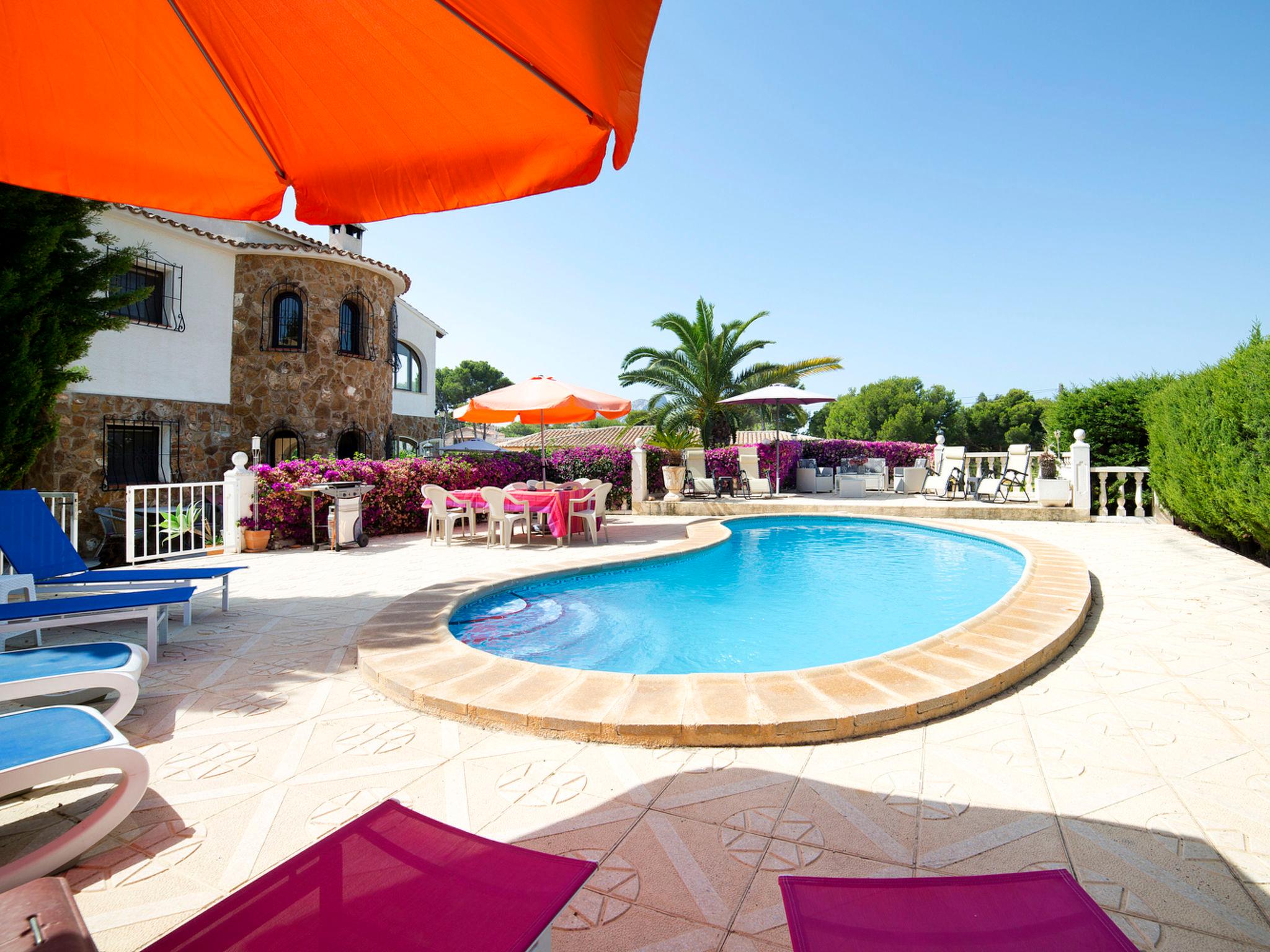 Photo 1 - Maison de 6 chambres à Calp avec piscine privée et vues à la mer