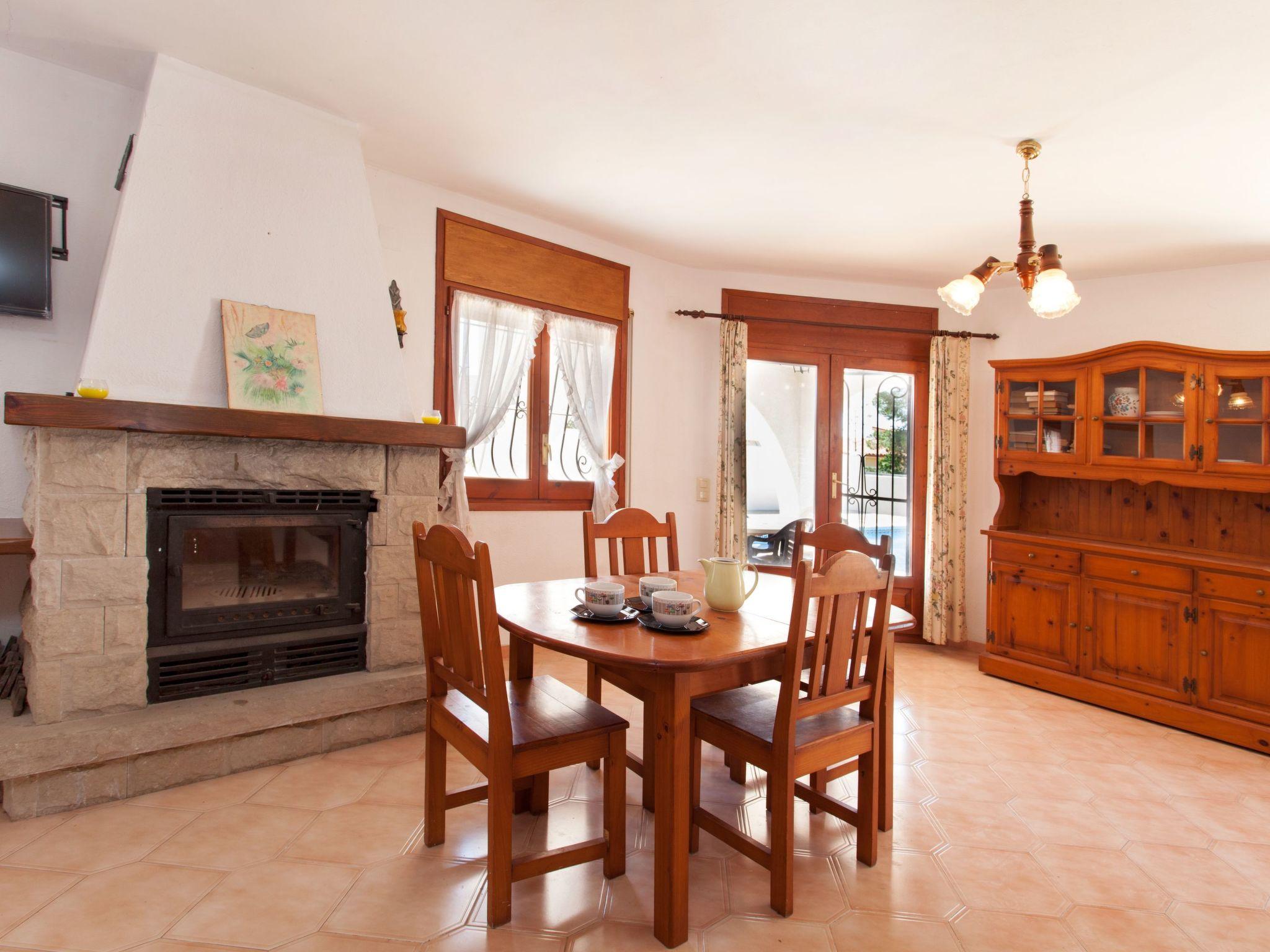 Photo 3 - 3 bedroom House in l'Ametlla de Mar with private pool and garden