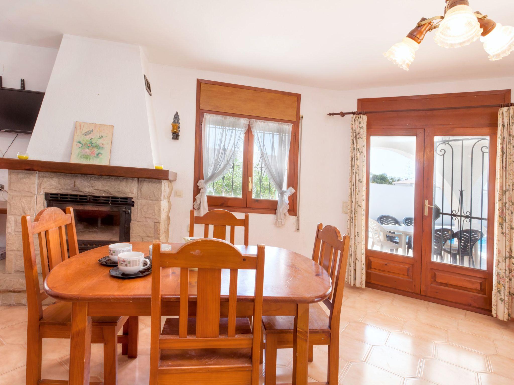 Photo 8 - 3 bedroom House in l'Ametlla de Mar with private pool and garden