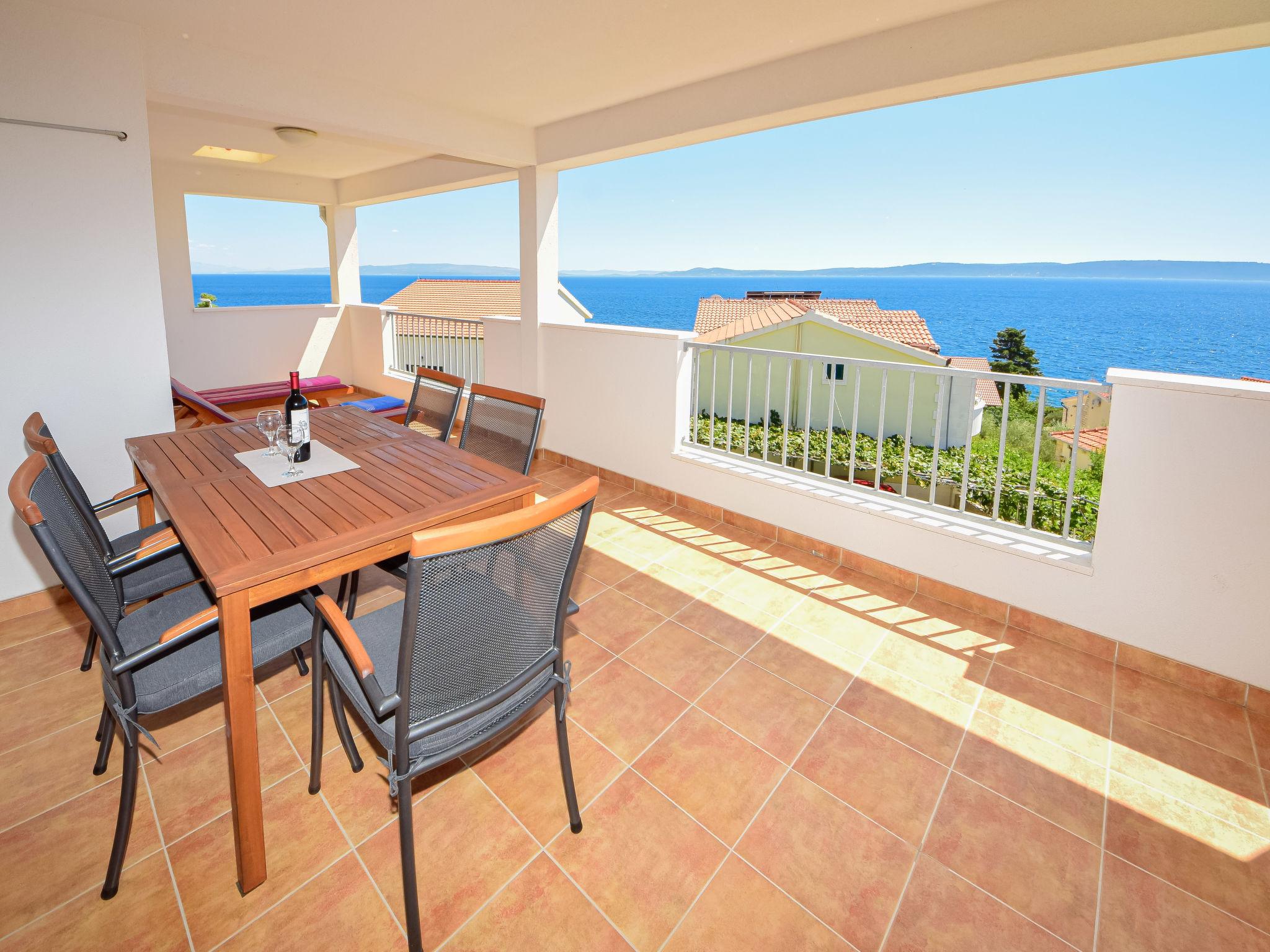 Foto 6 - Apartamento de 3 quartos em Okrug com terraço e vistas do mar