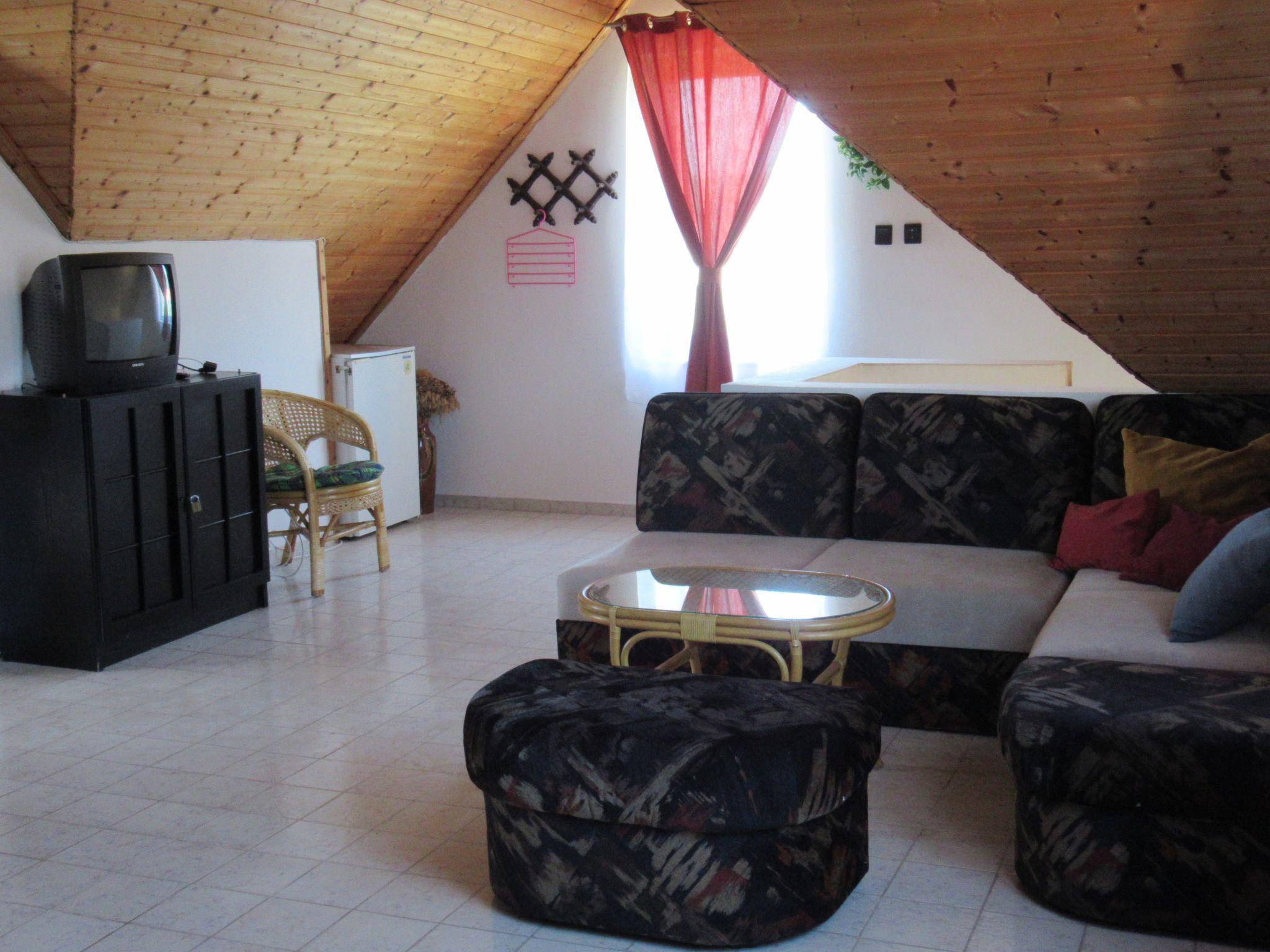 Photo 4 - 3 bedroom House in Balatonalmádi with private pool and mountain view