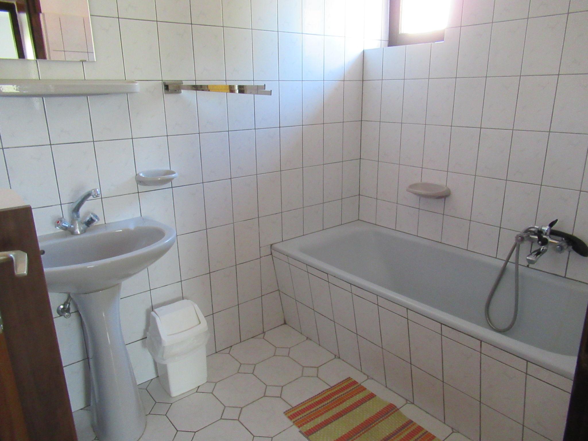 Photo 12 - 3 bedroom House in Balatonalmádi with private pool and garden