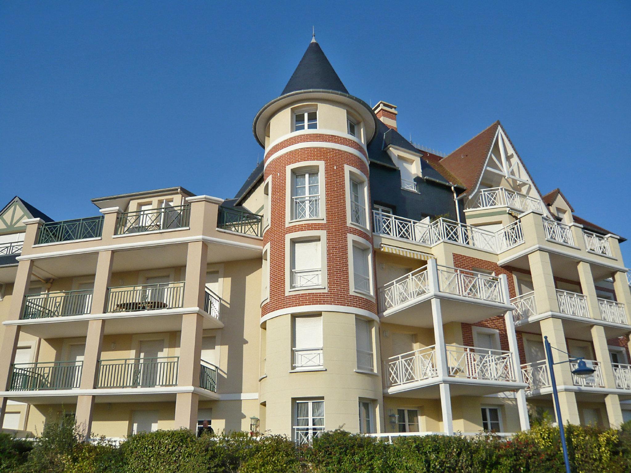 Foto 16 - Apartamento de 2 quartos em Dives-sur-Mer com vistas do mar