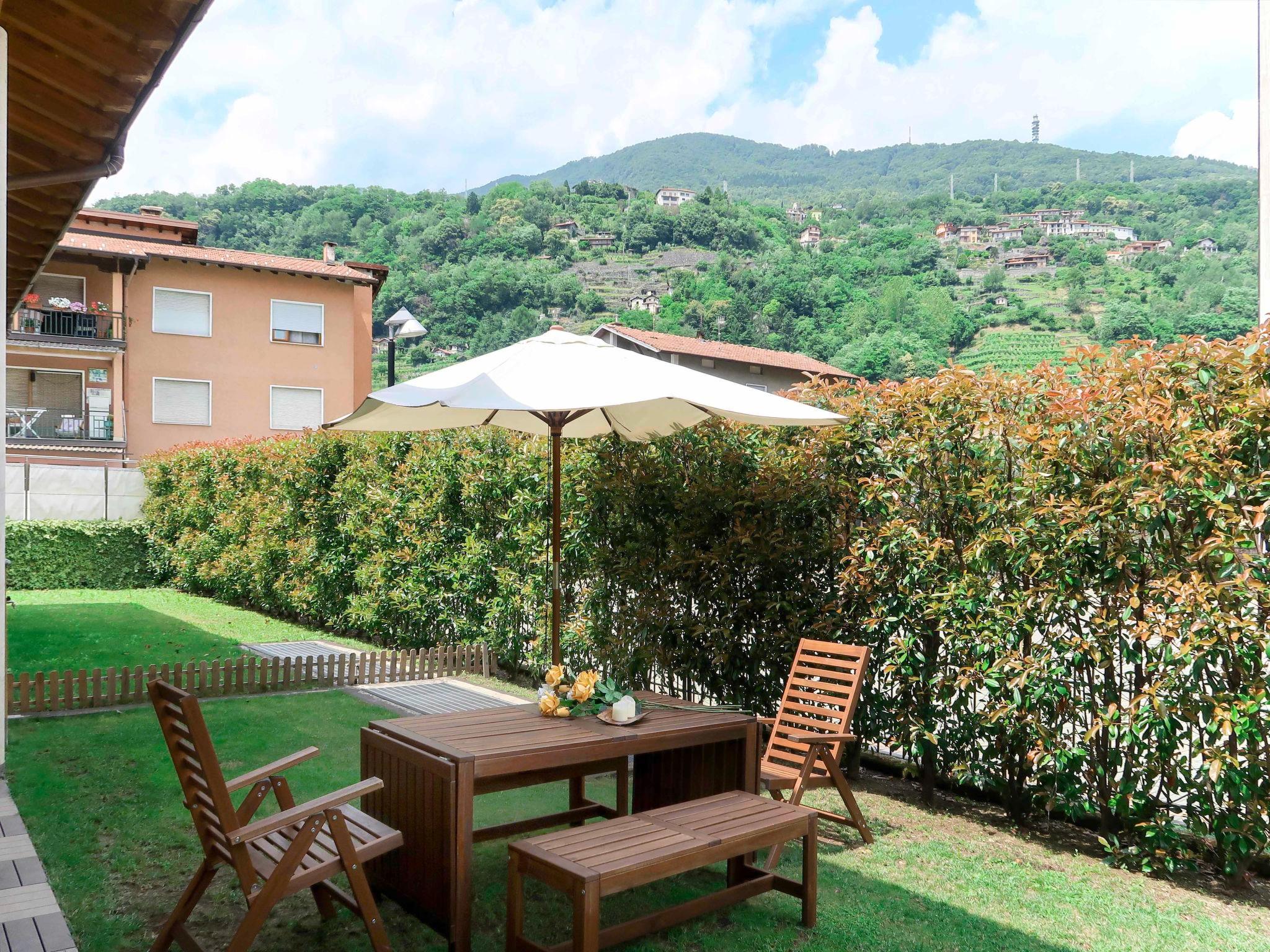 Photo 2 - Maison de 3 chambres à Dongo avec jardin et vues sur la montagne