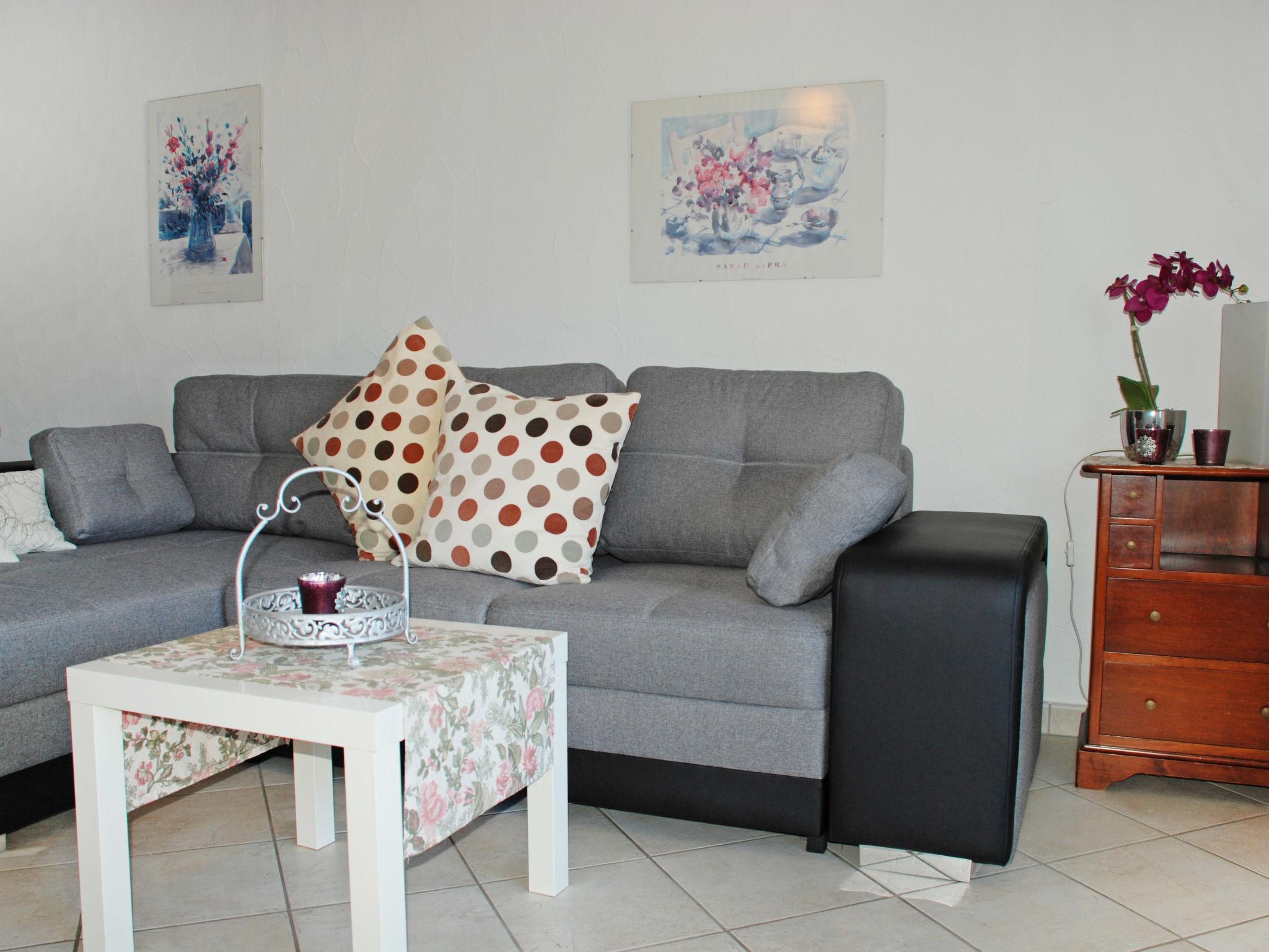 Photo 6 - 1 bedroom Apartment in Gambarogno with swimming pool and garden