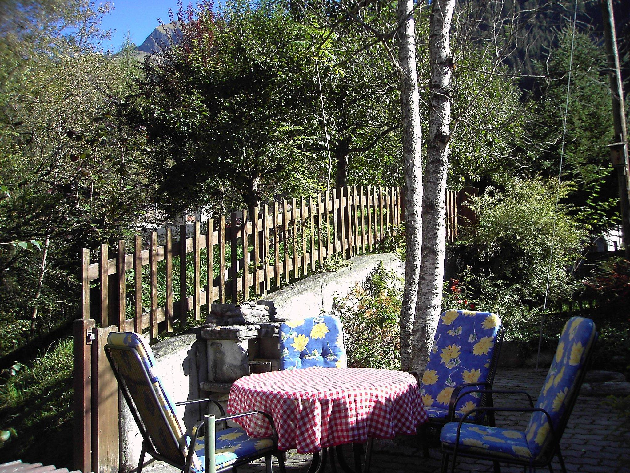 Photo 15 - 1 bedroom Apartment in Lauterbrunnen with garden and mountain view