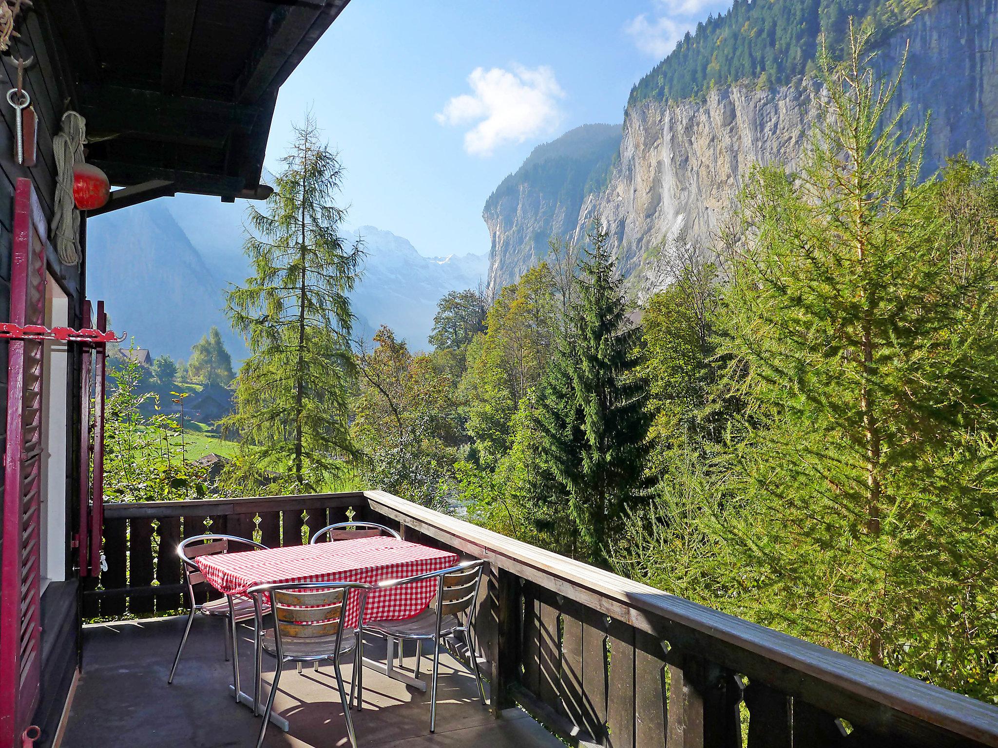 Photo 14 - Appartement de 1 chambre à Lauterbrunnen avec jardin et vues sur la montagne