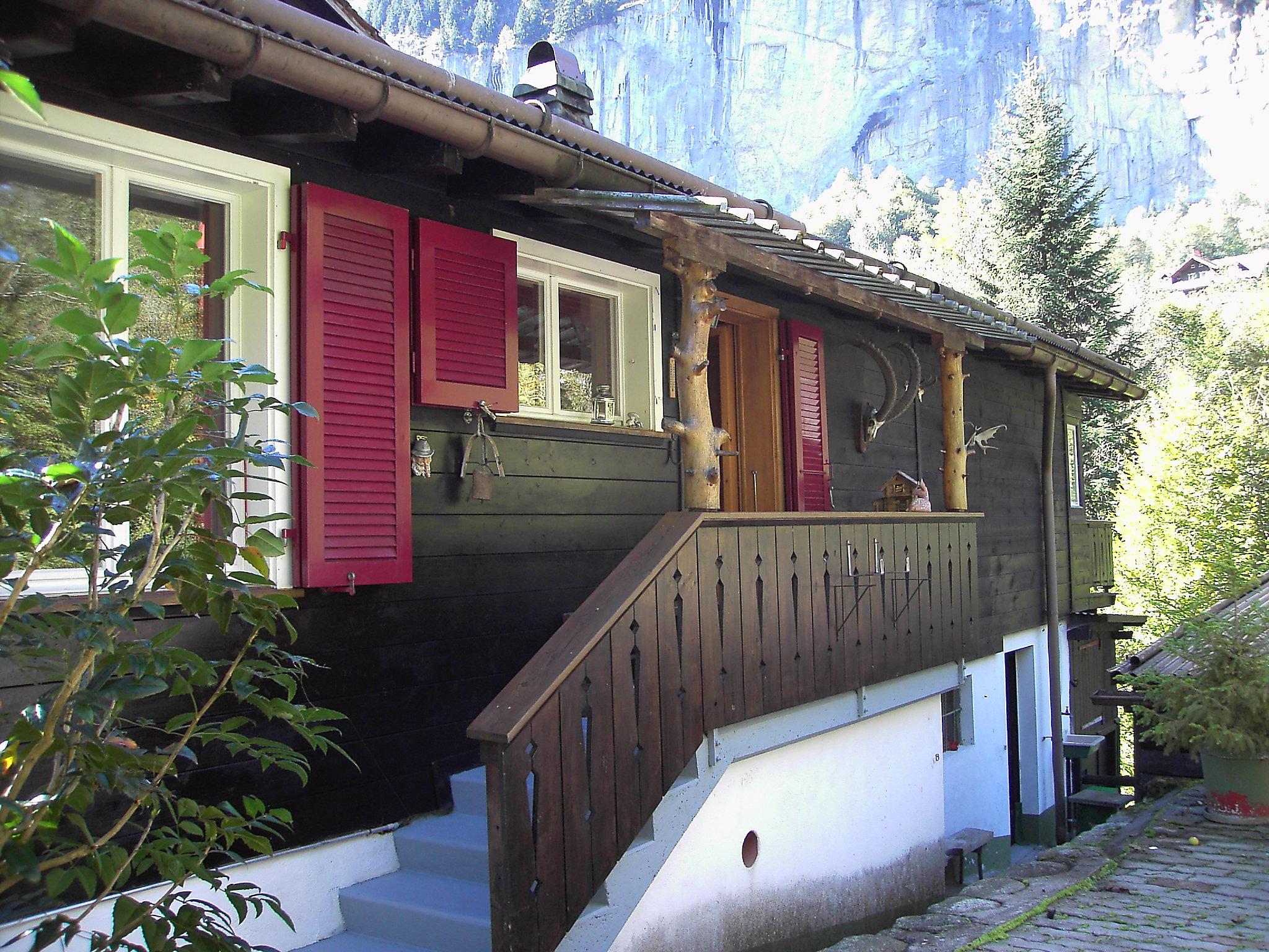 Foto 16 - Apartamento de 1 habitación en Lauterbrunnen con jardín y vistas a la montaña