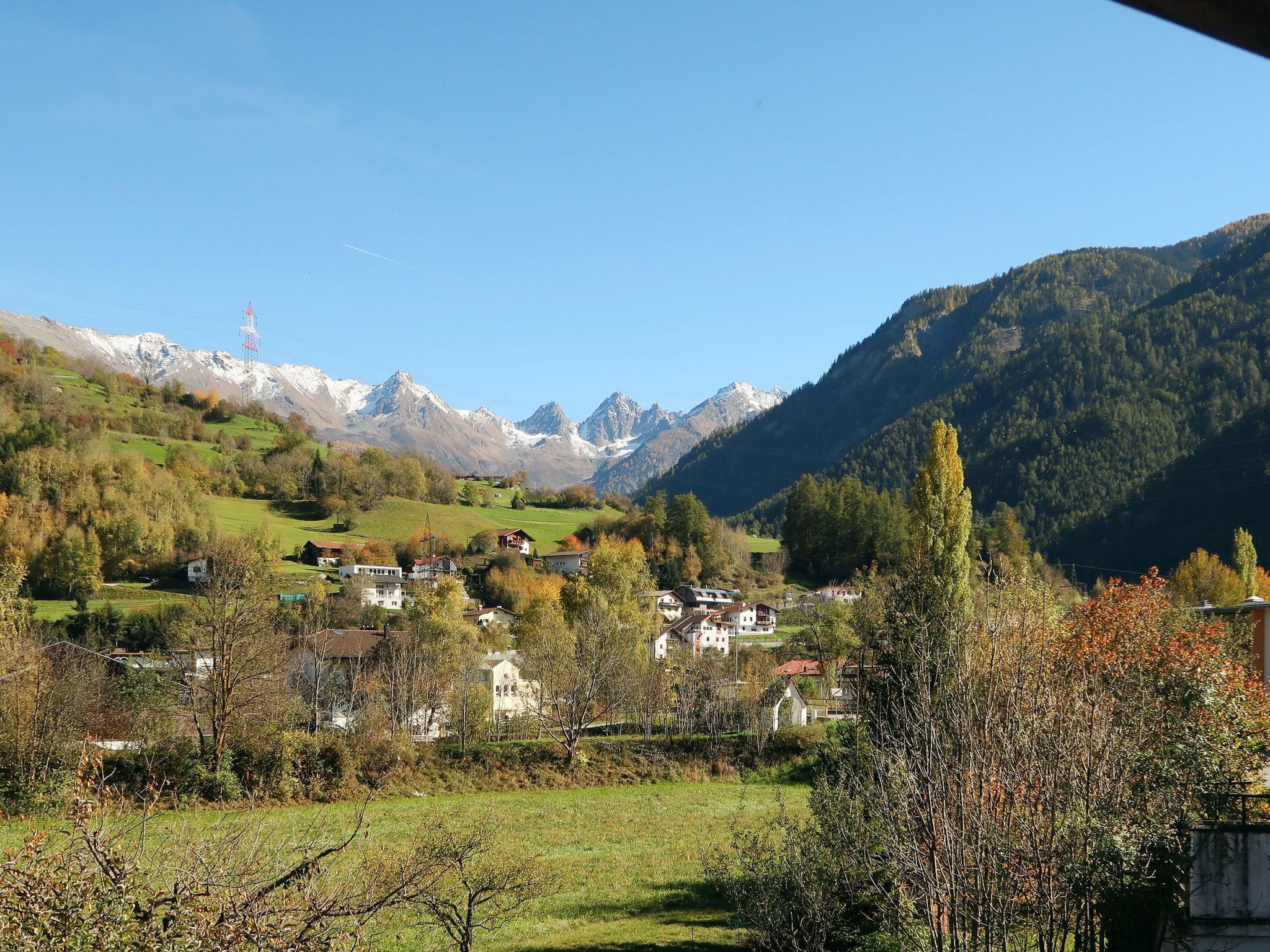 Foto 2 - Appartamento con 3 camere da letto a Prutz con giardino e vista sulle montagne