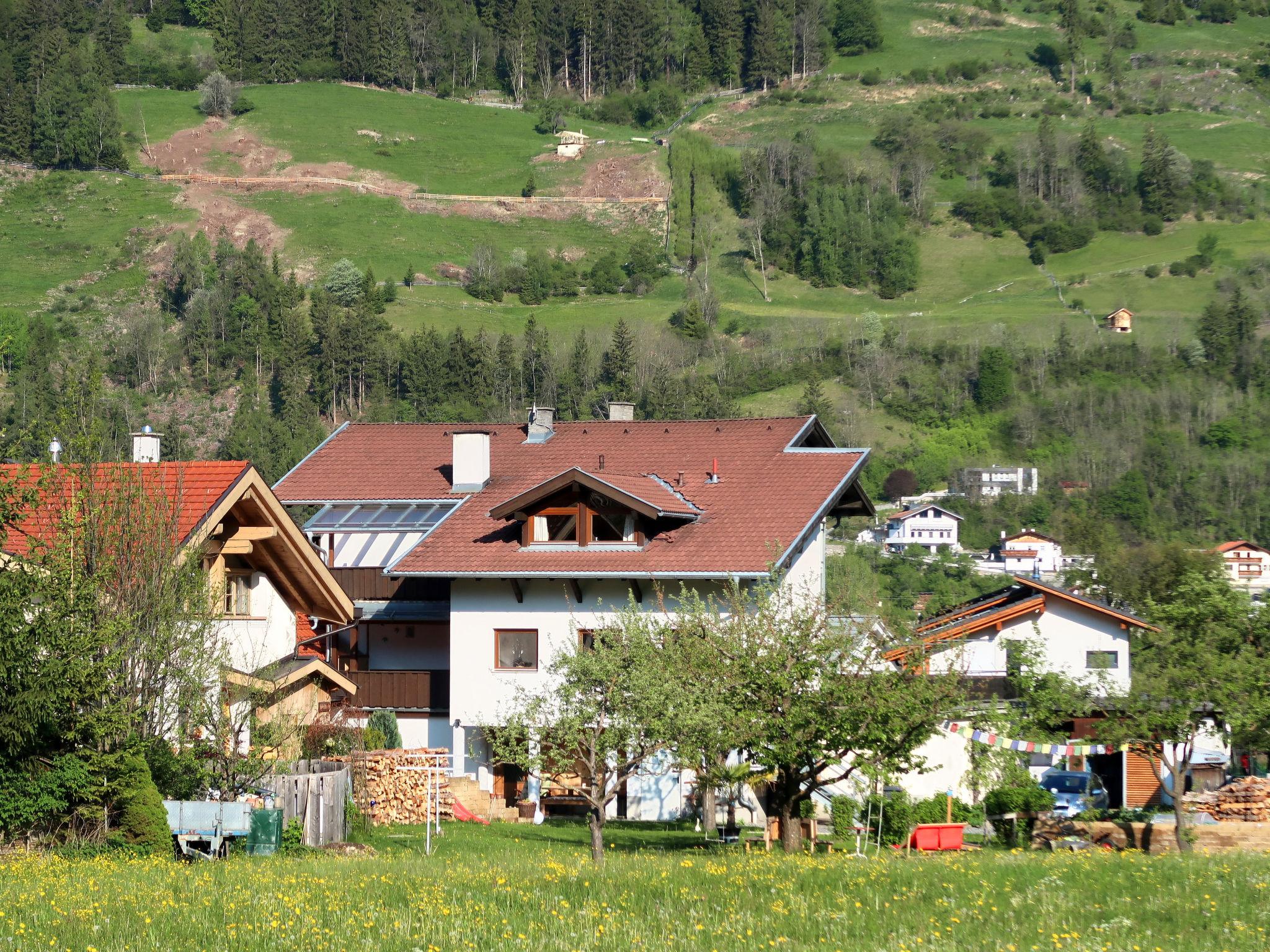 Foto 1 - Appartamento con 3 camere da letto a Prutz con giardino e vista sulle montagne