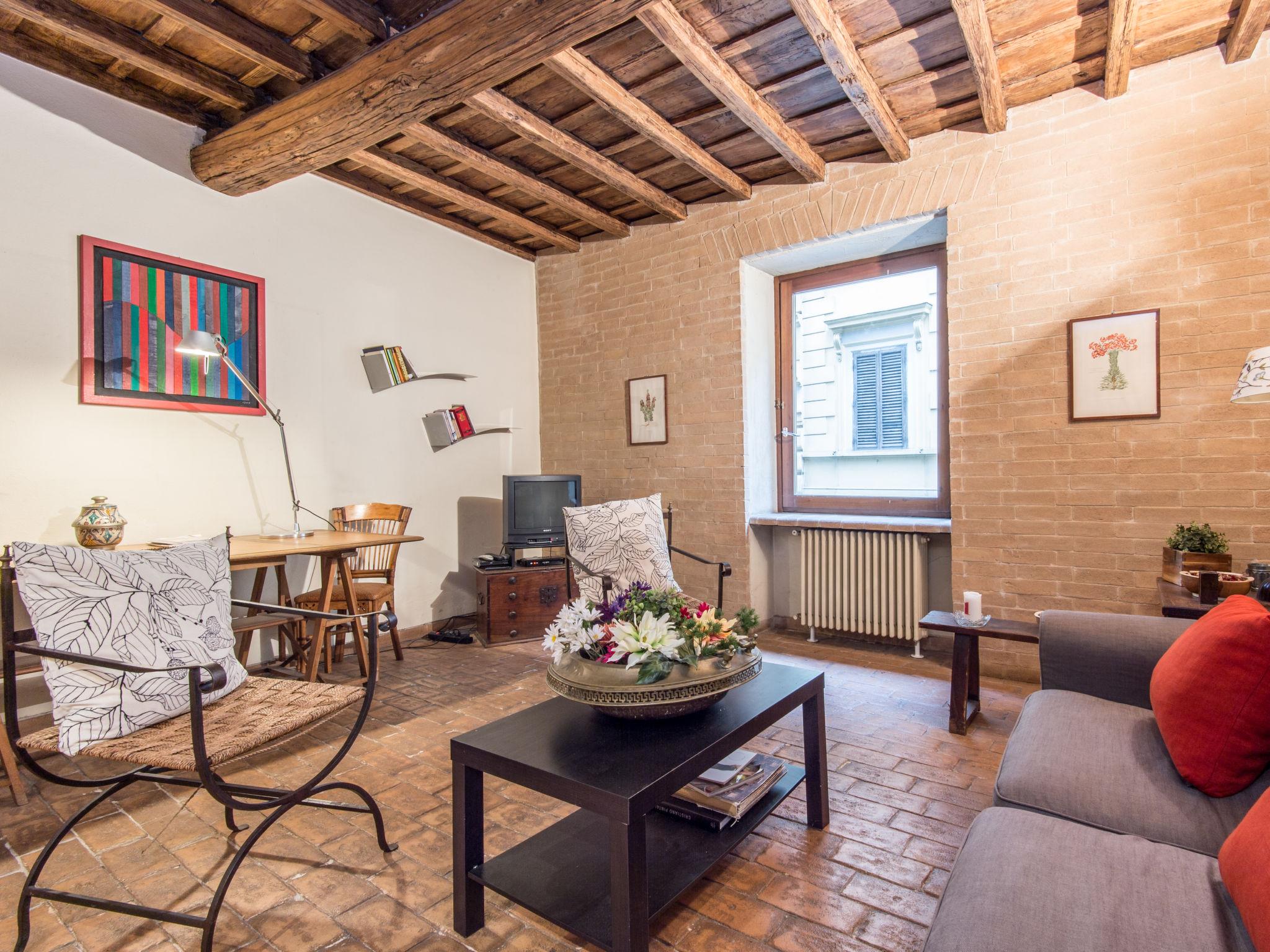 Photo 1 - 2 bedroom Apartment in Rome with garden