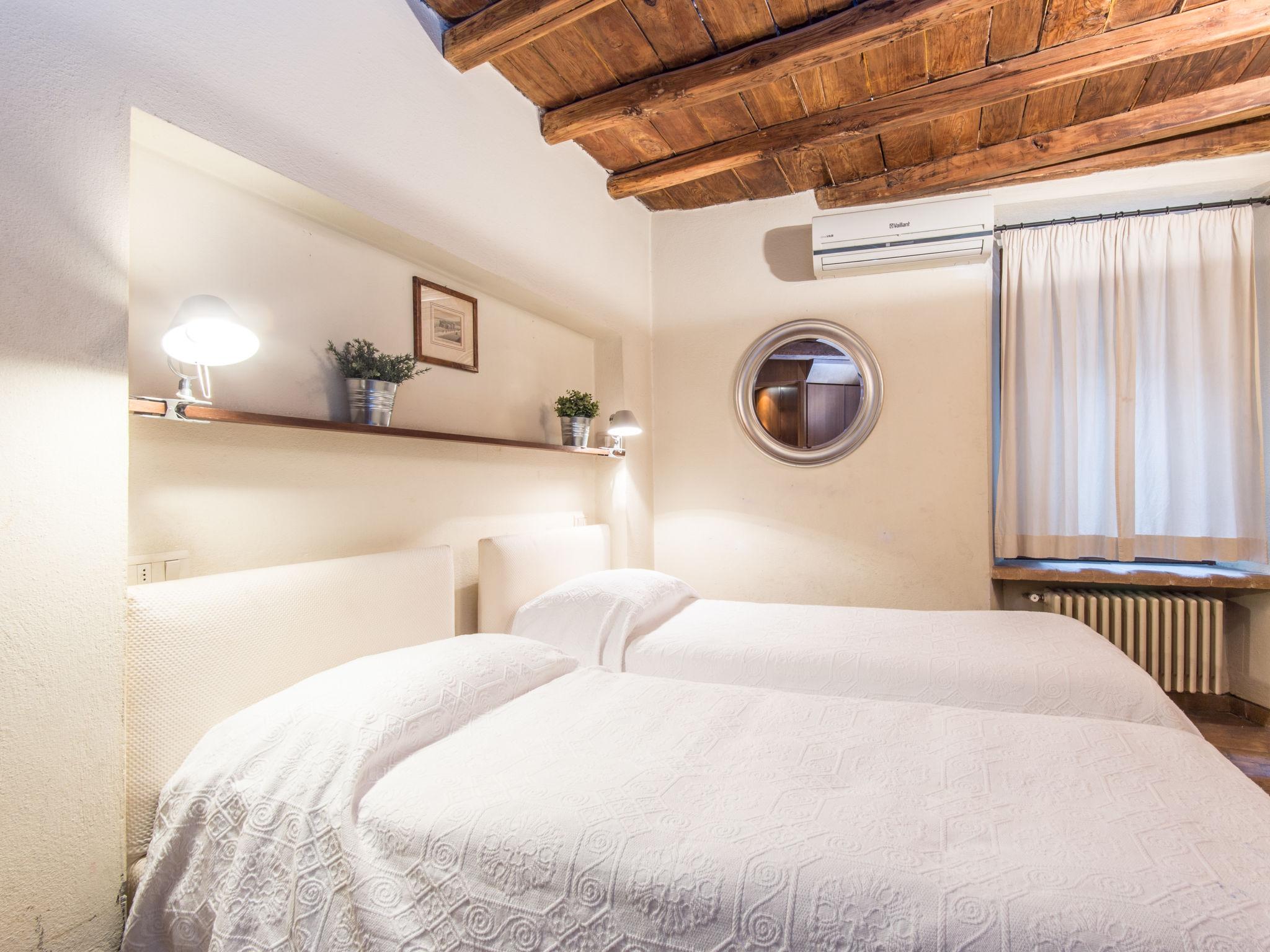 Foto 18 - Apartment mit 2 Schlafzimmern in Rom
